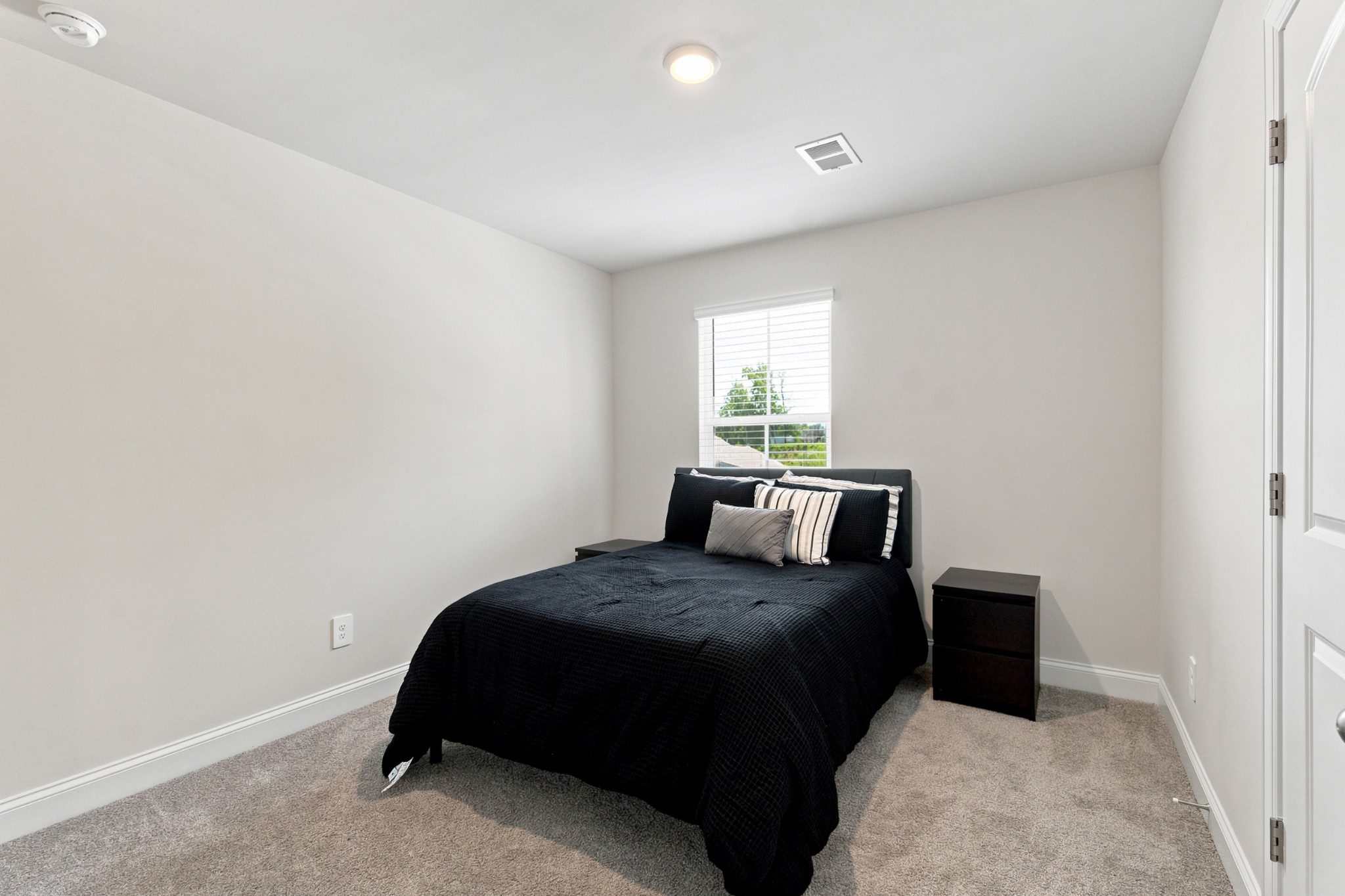 1704 Flora Grv Property Photo 22