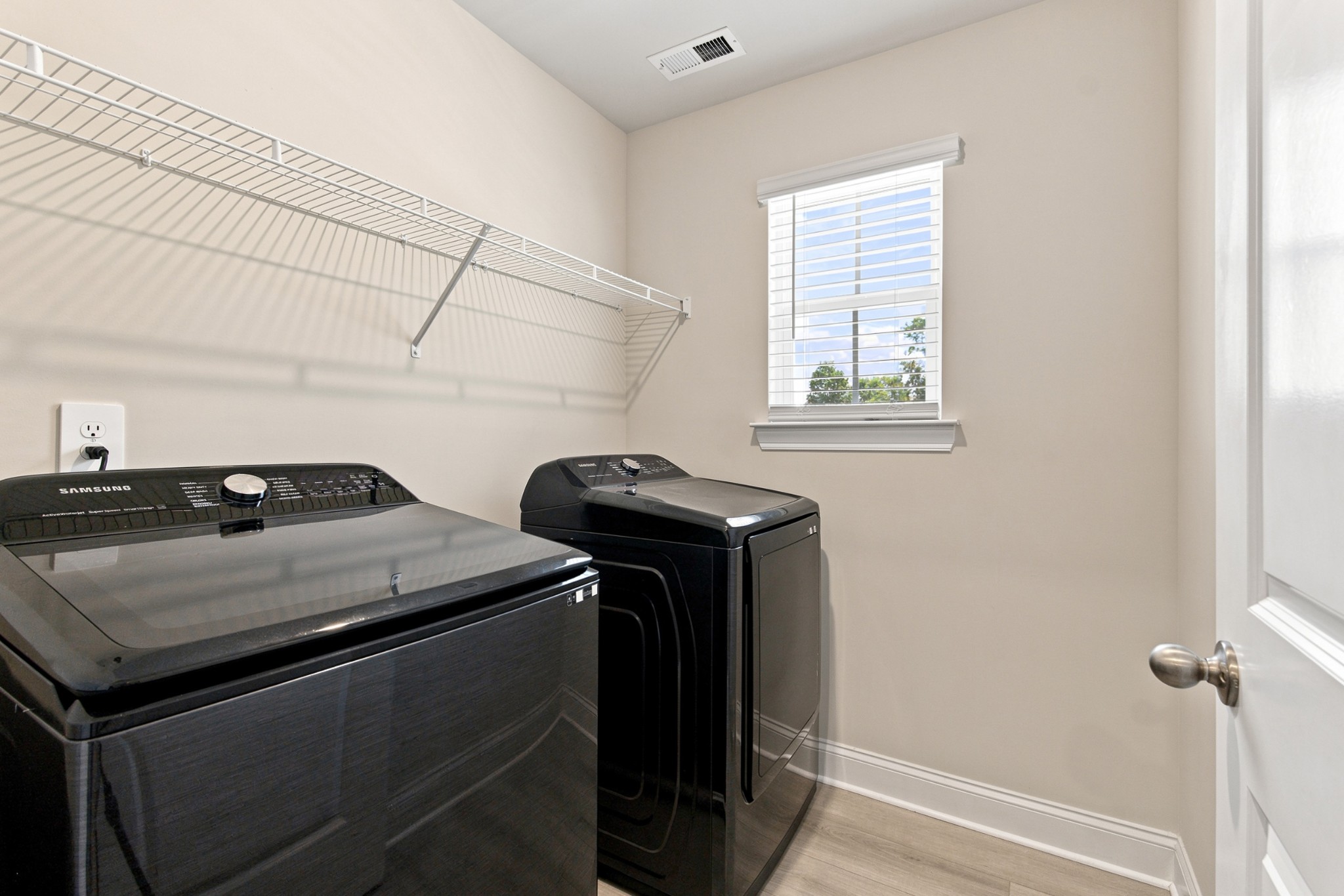 1704 Flora Grv Property Photo 28