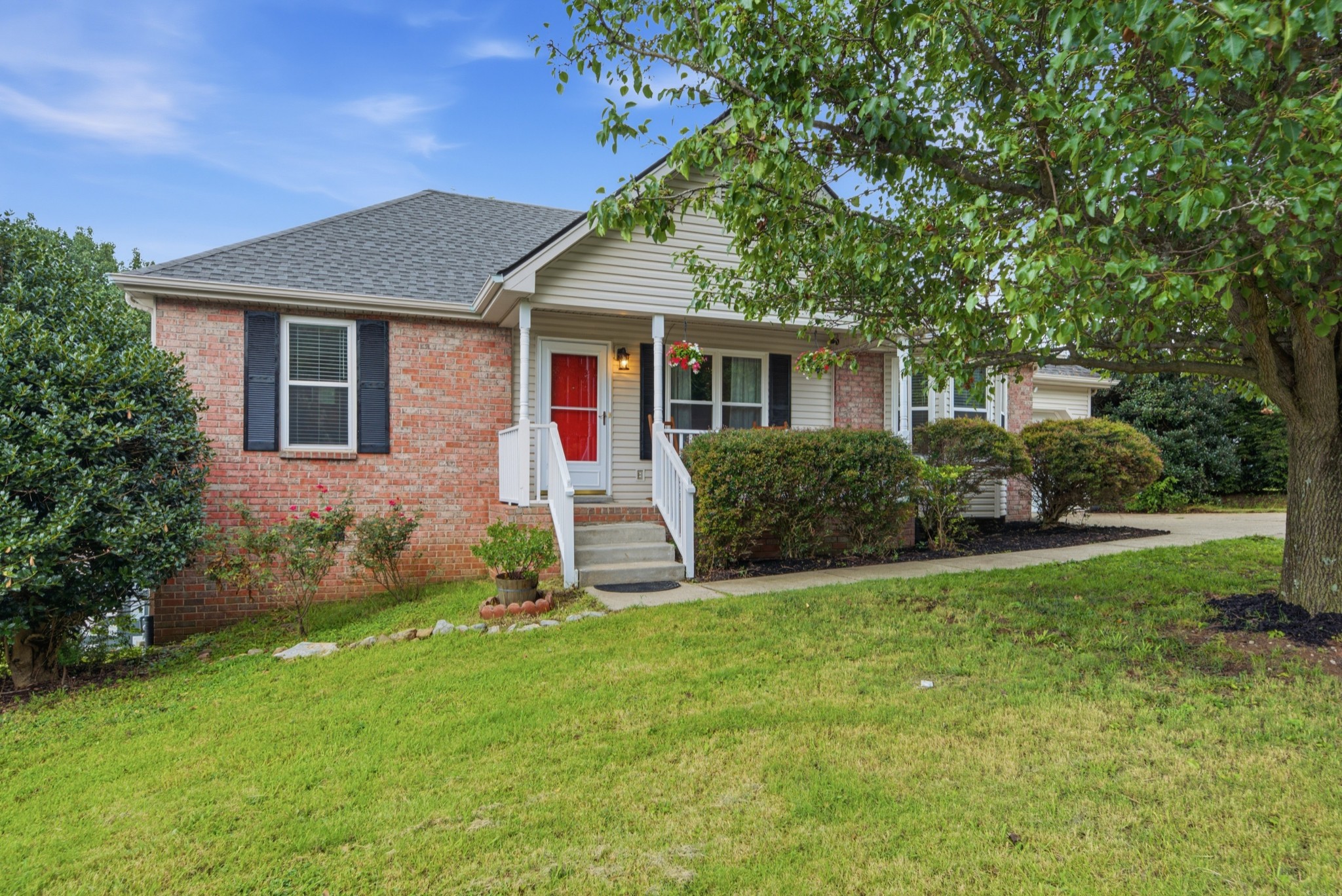 1029 Saddlestone Dr