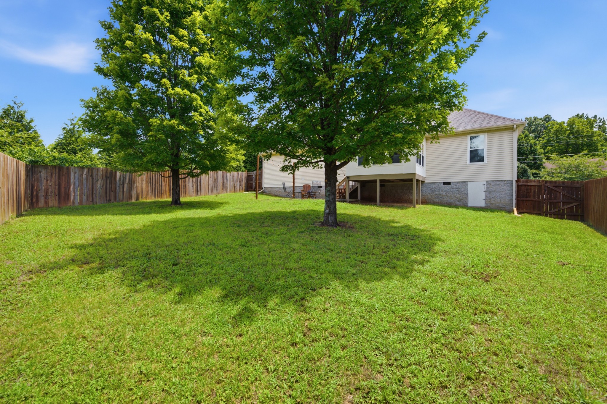 1029 Saddlestone Dr Property Photo 3