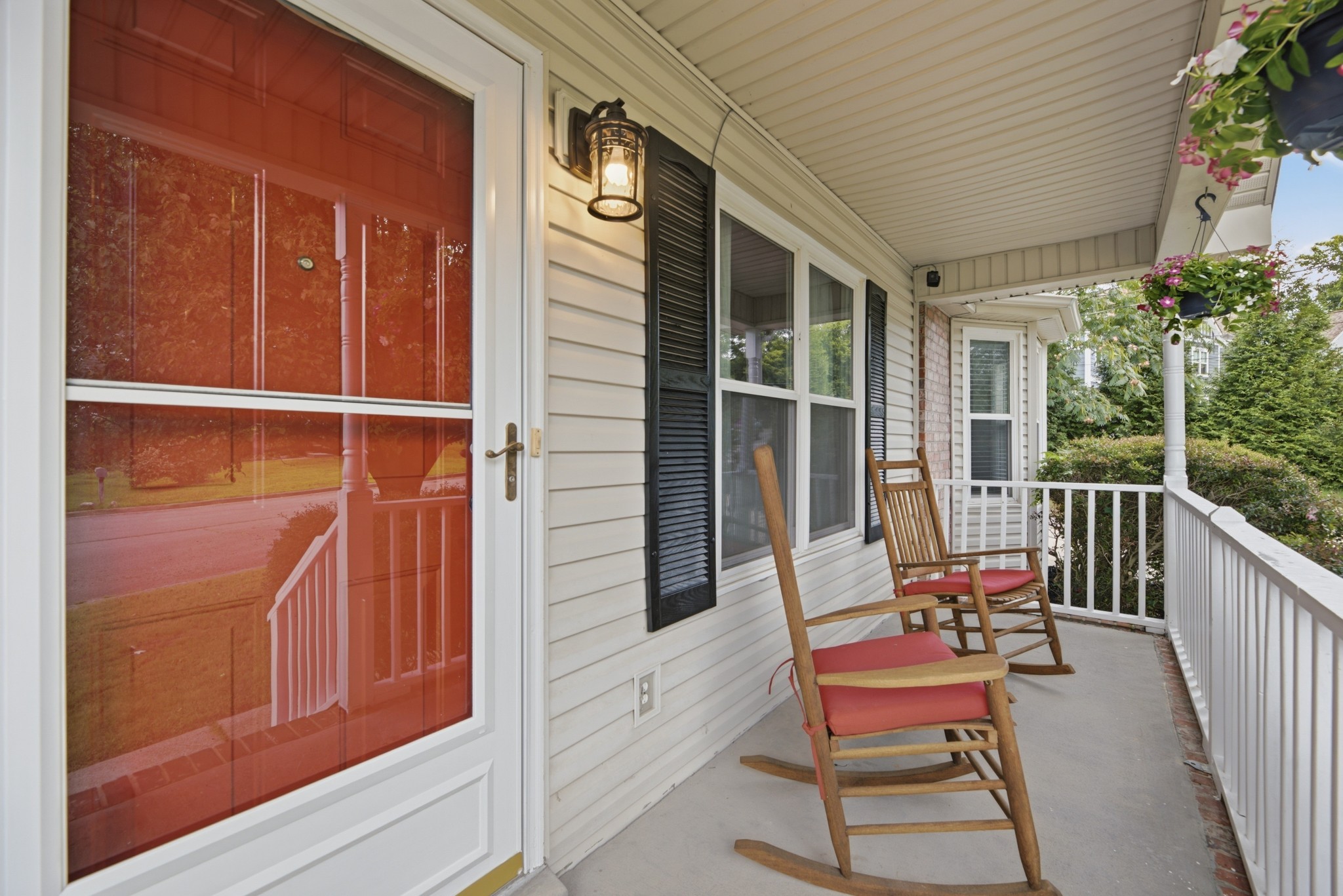 1029 Saddlestone Dr Property Photo 4