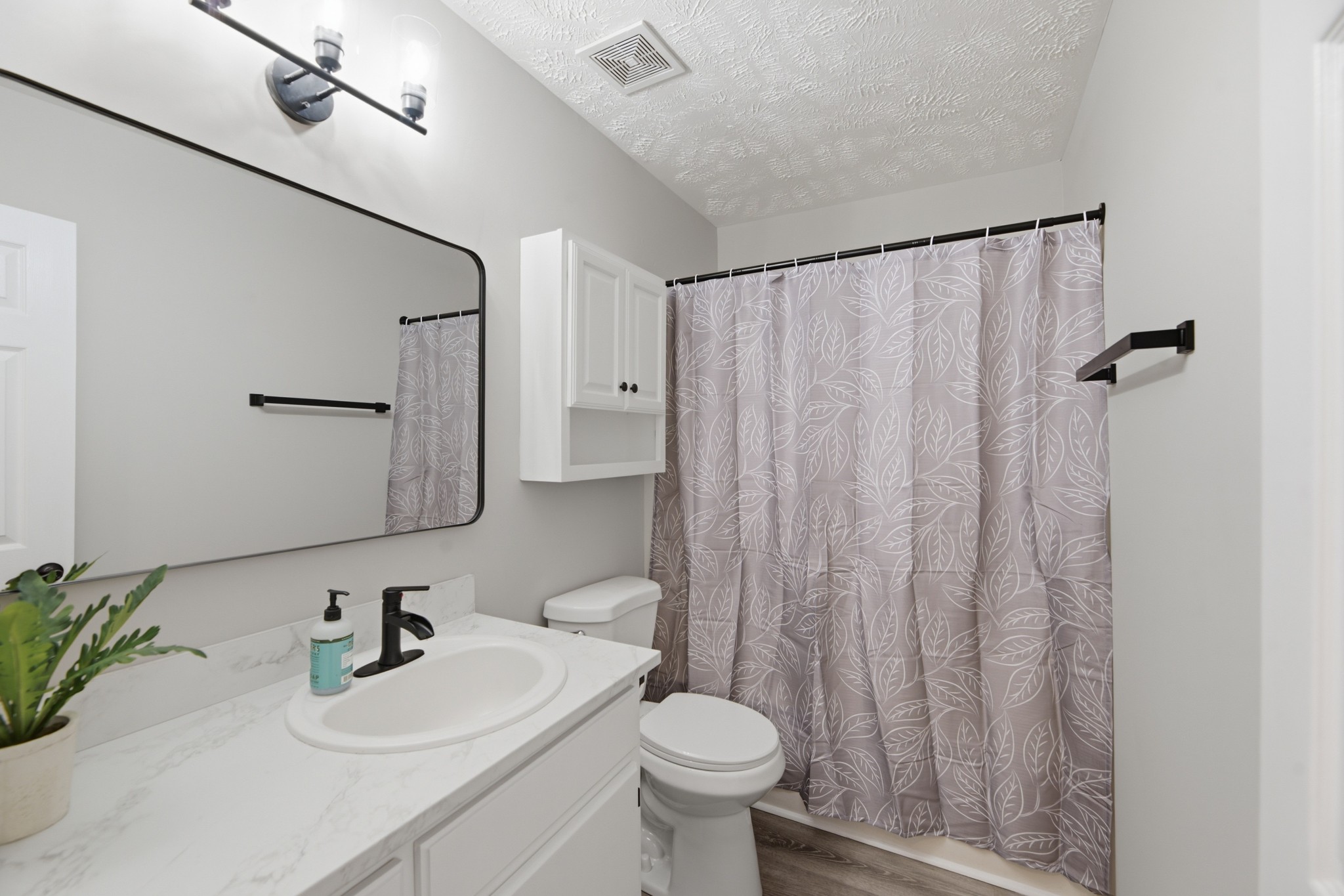 1029 Saddlestone Dr Property Photo 19