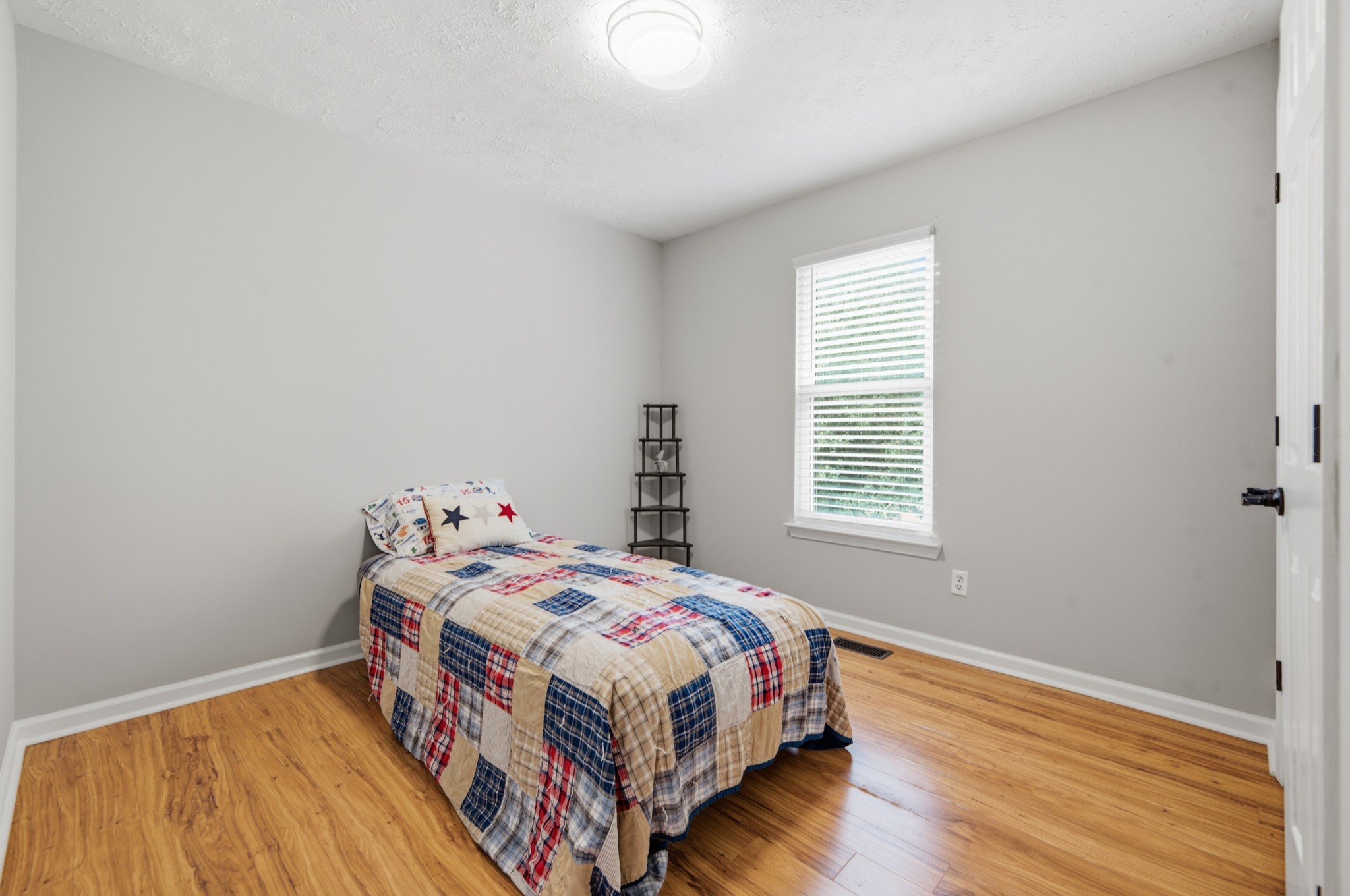1029 Saddlestone Dr Property Photo 25