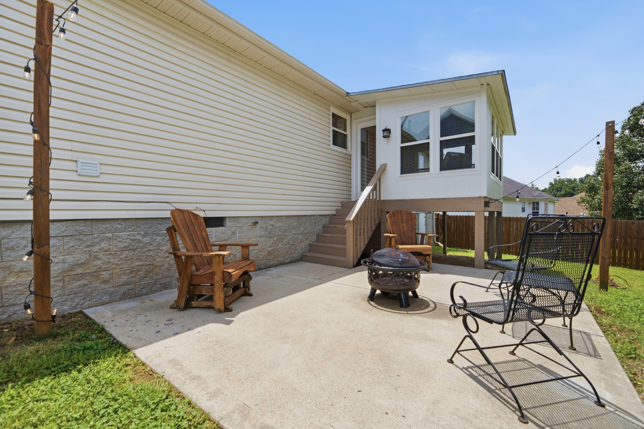 1029 Saddlestone Dr Property Photo 29