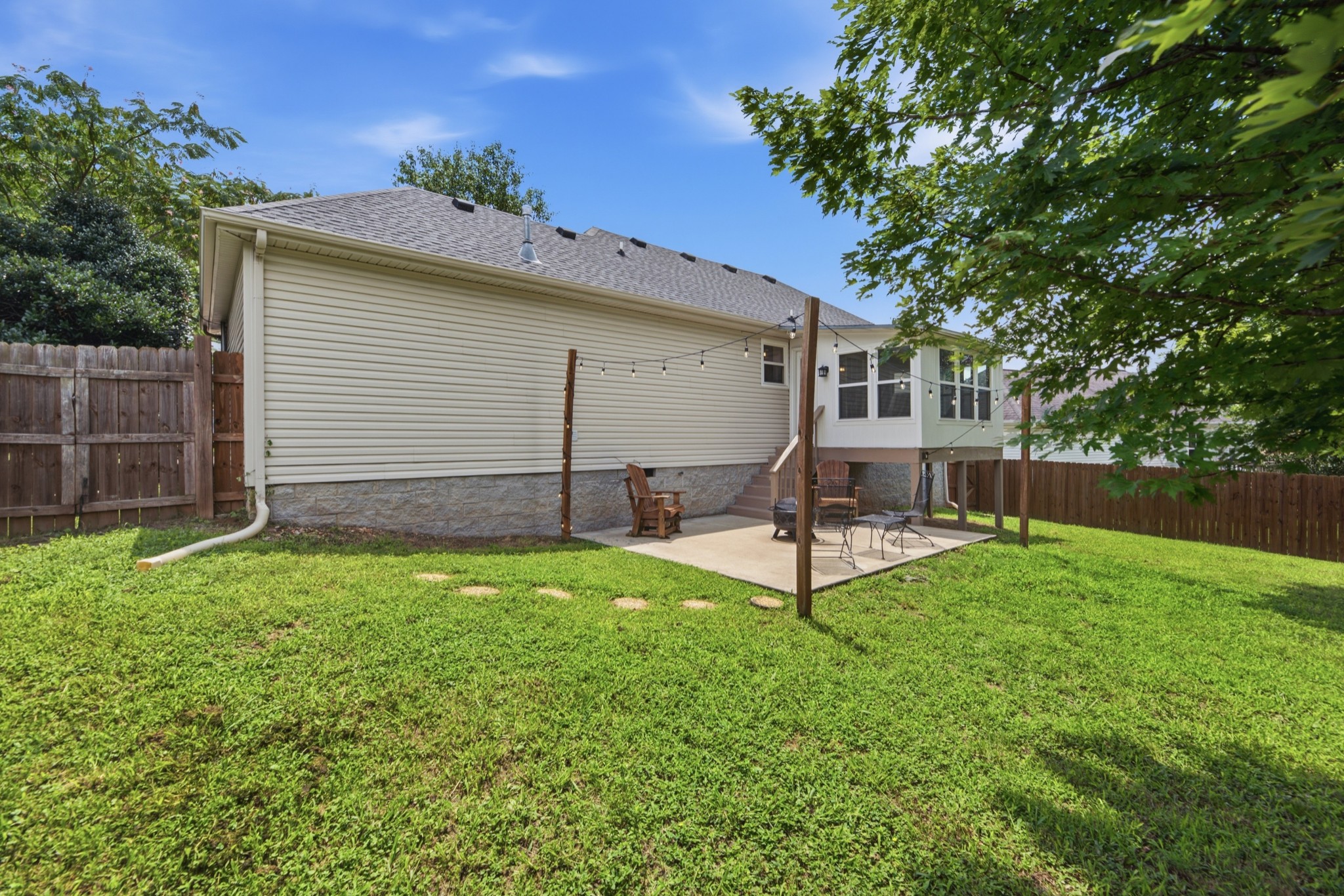 1029 Saddlestone Dr Property Photo 30