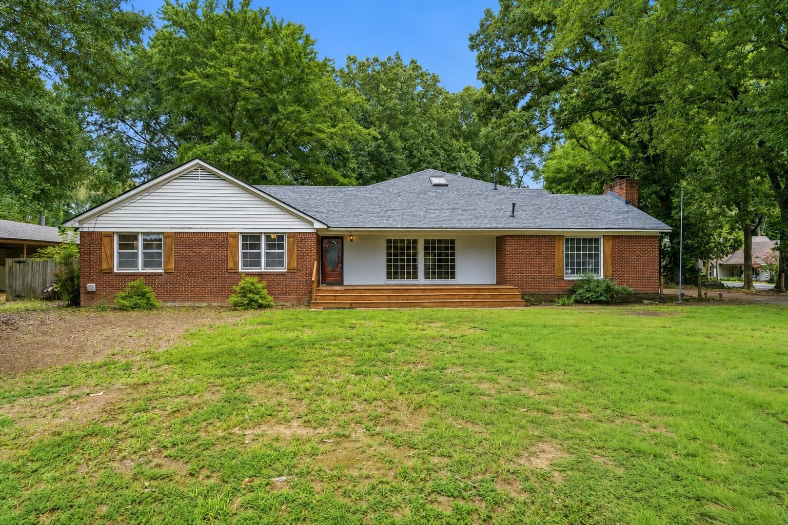 7524 Third Rd Property Photo 1