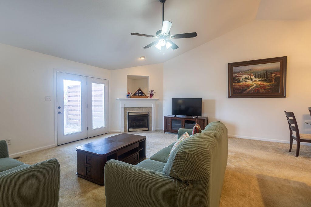 8719 Carriage House Way Property Photo 2