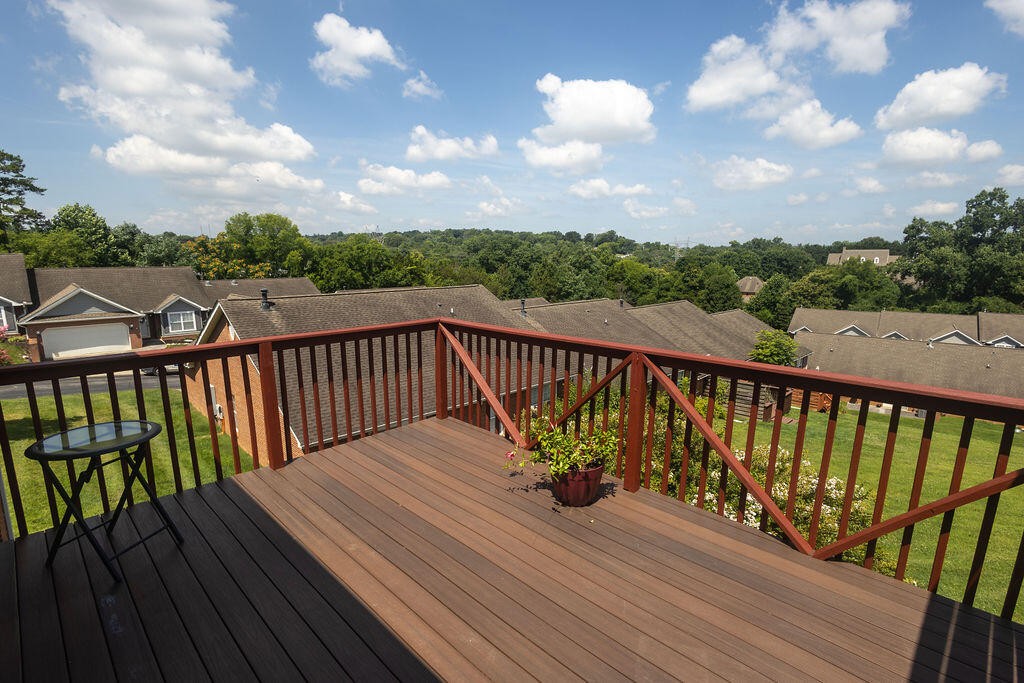 8719 Carriage House Way Property Photo 3