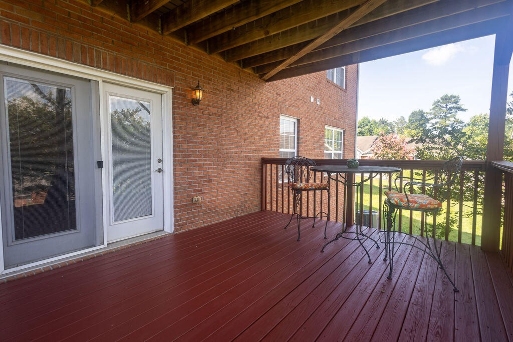8719 Carriage House Way Property Photo 11