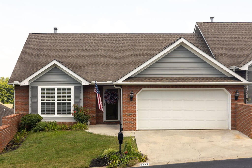 8719 Carriage House Way Property Photo 14