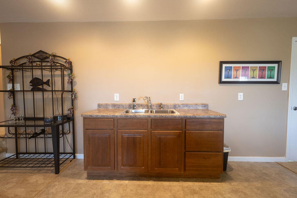 8719 Carriage House Way Property Photo 43