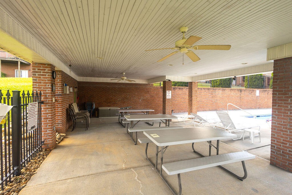 8719 Carriage House Way Property Photo 50