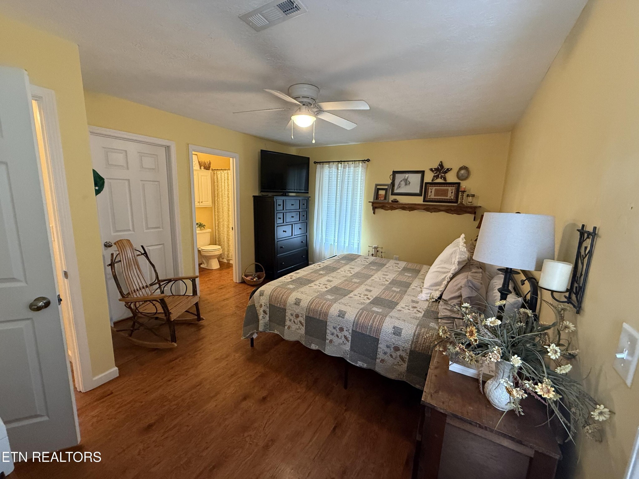 1725 Watauga St Property Photo 3