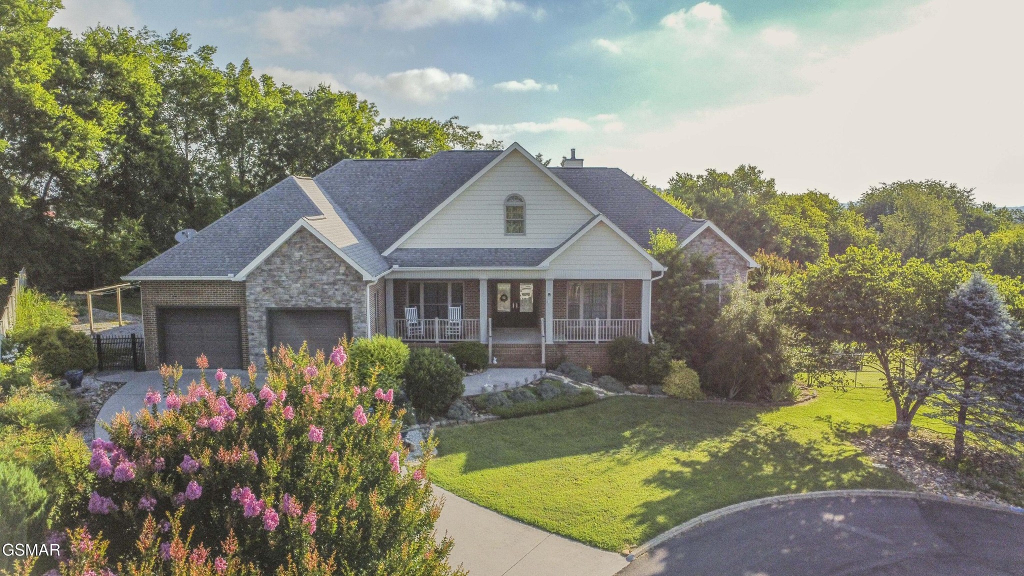 1435 Instrumental Avenue Property Photo 1