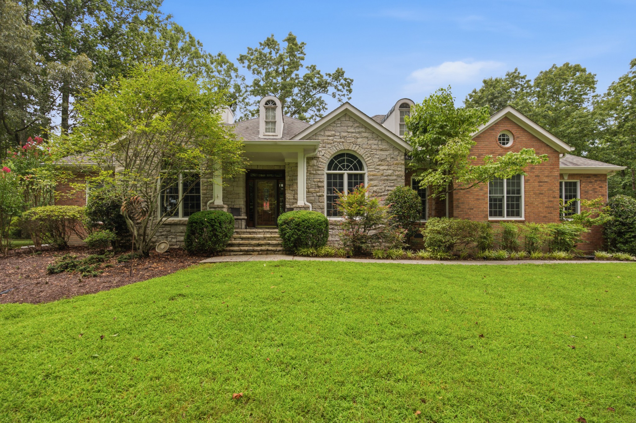 105 Fox Hunt Pt Property Photo 1