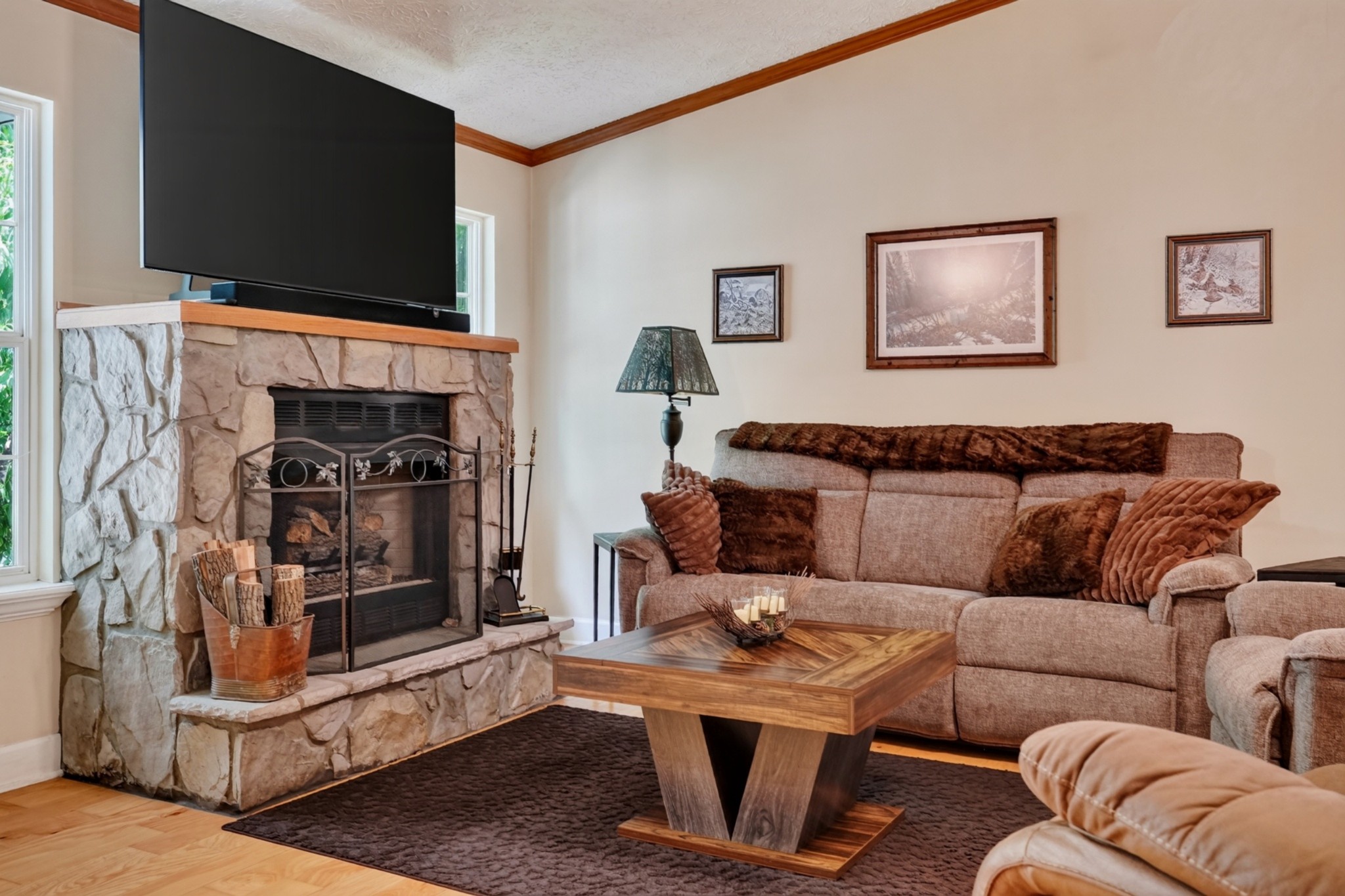 45 Point Pl Property Photo 3