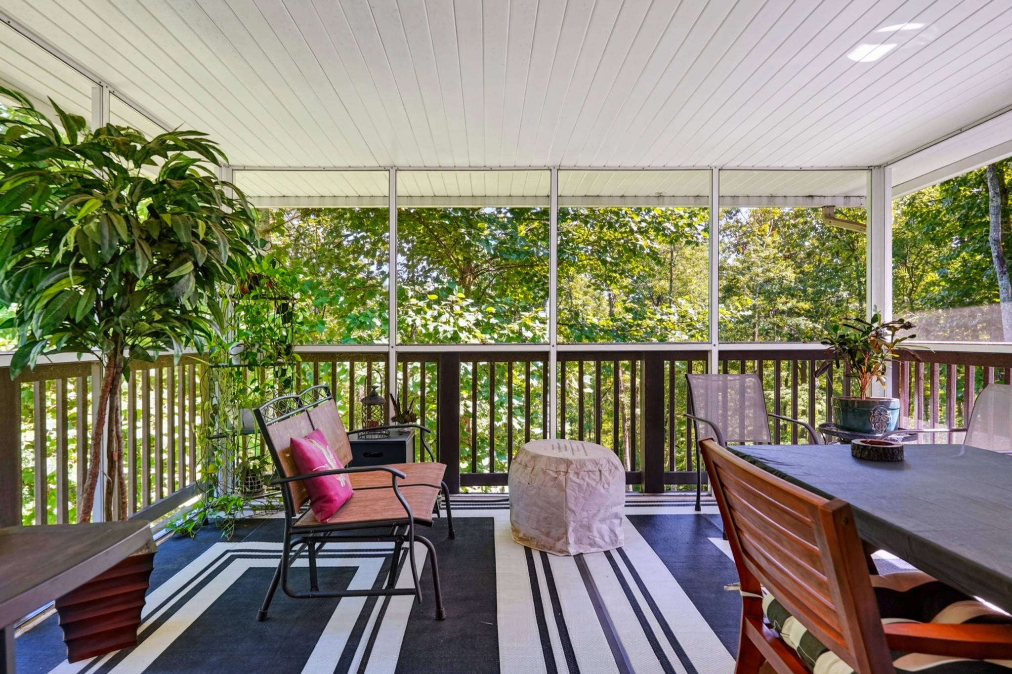 45 Point Pl Property Photo 8