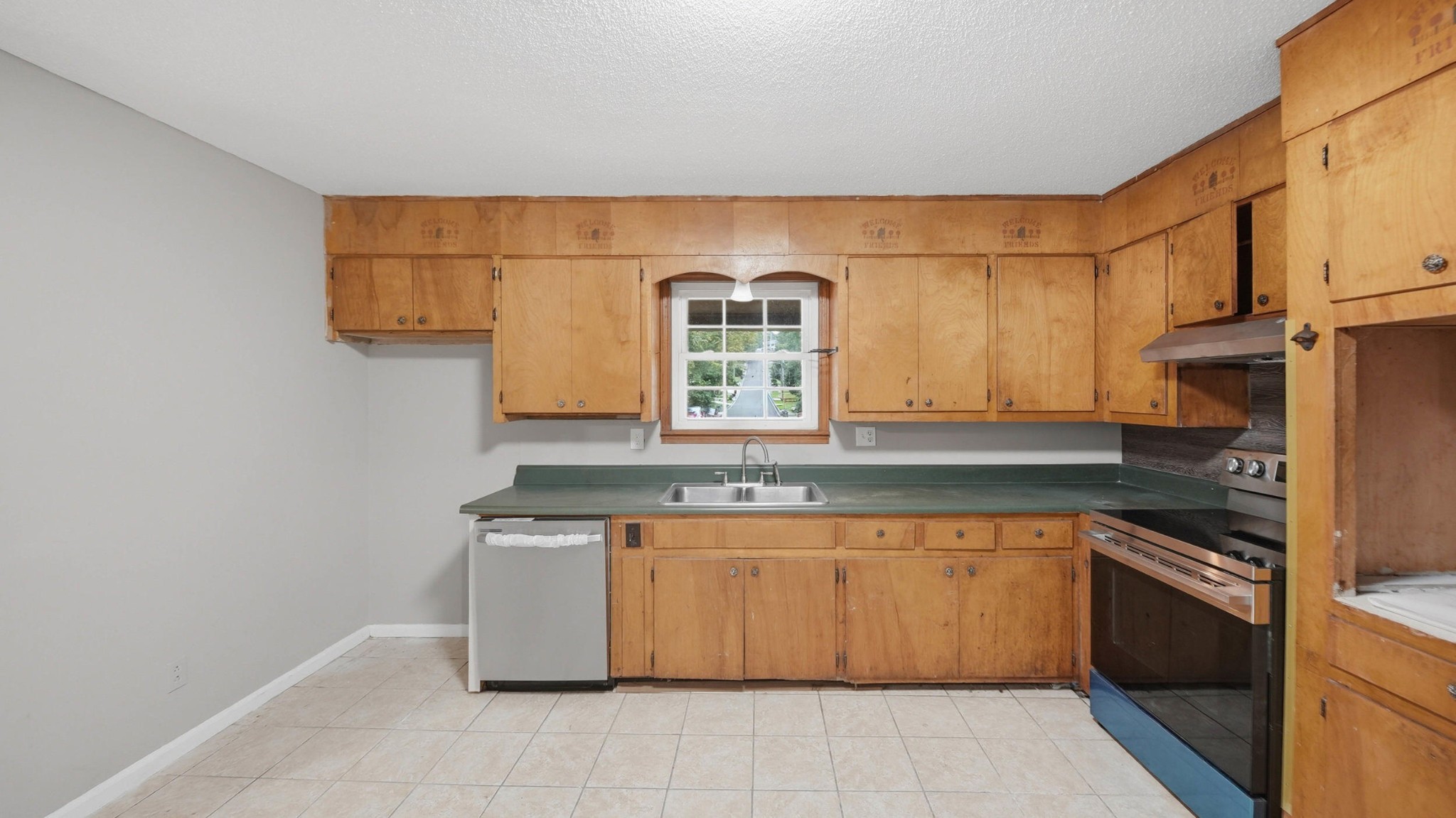 1418 Walston Street Property Photo 8