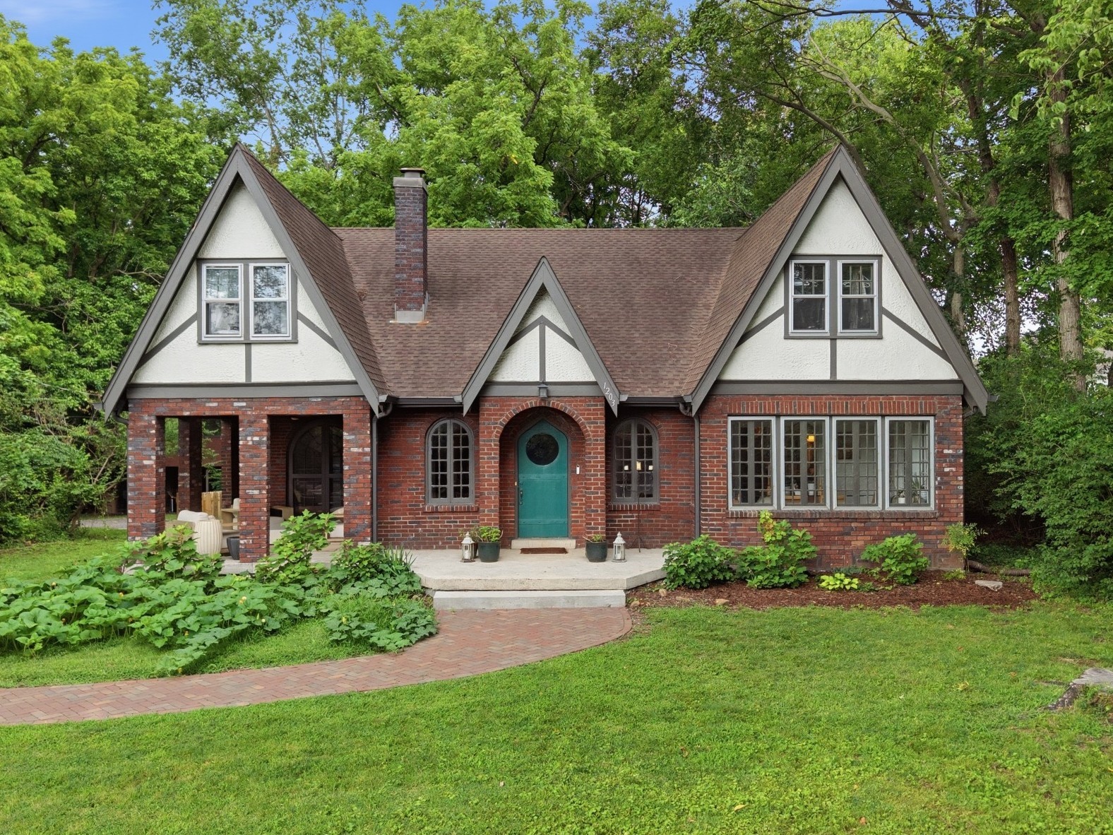 1203 McGavock Pike