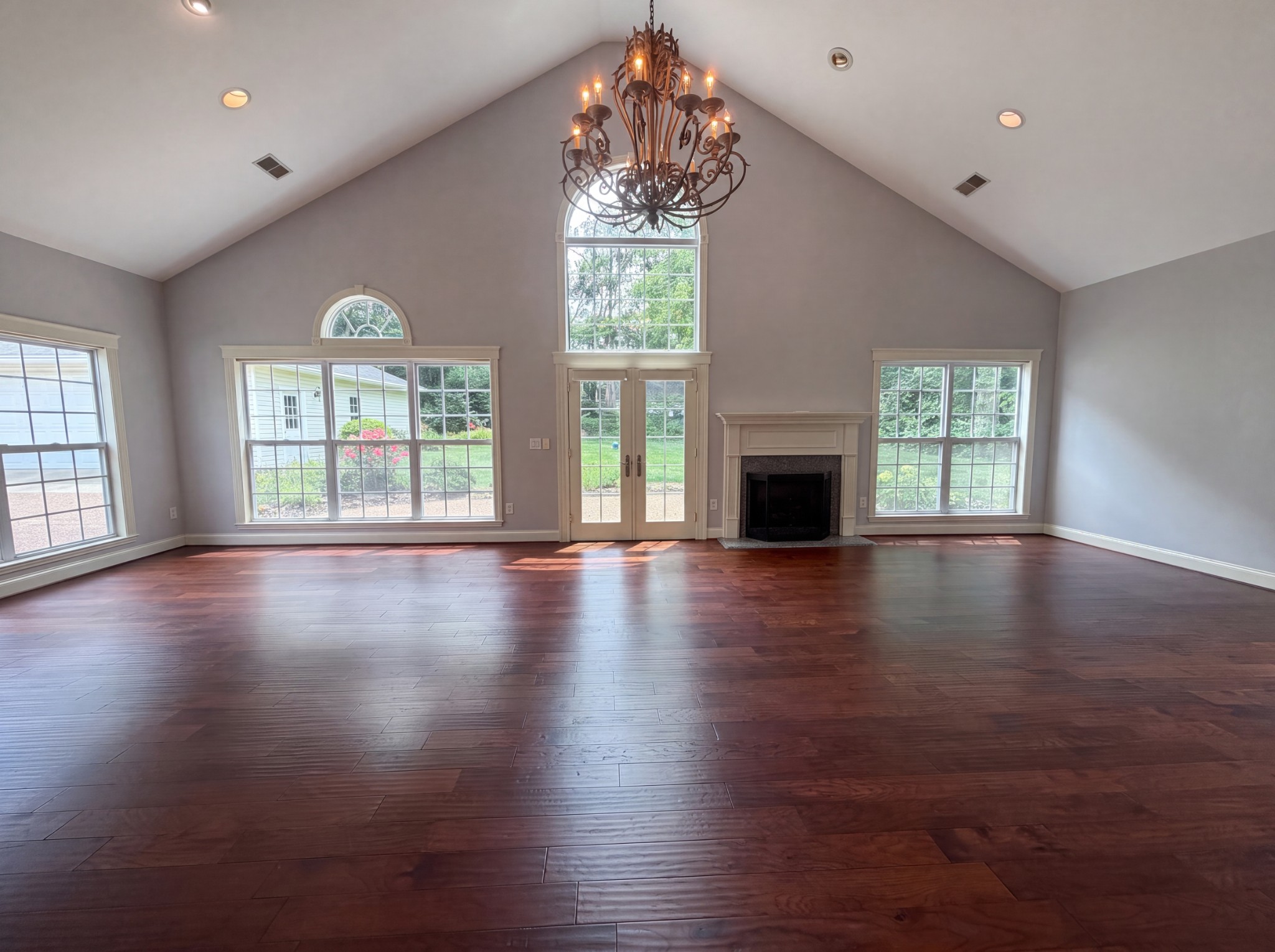 608 Estes Rd Property Photo 3