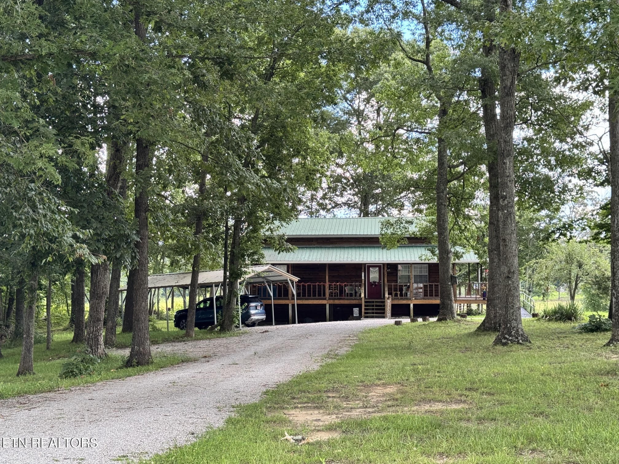 6105 S York Hwy Property Photo 1