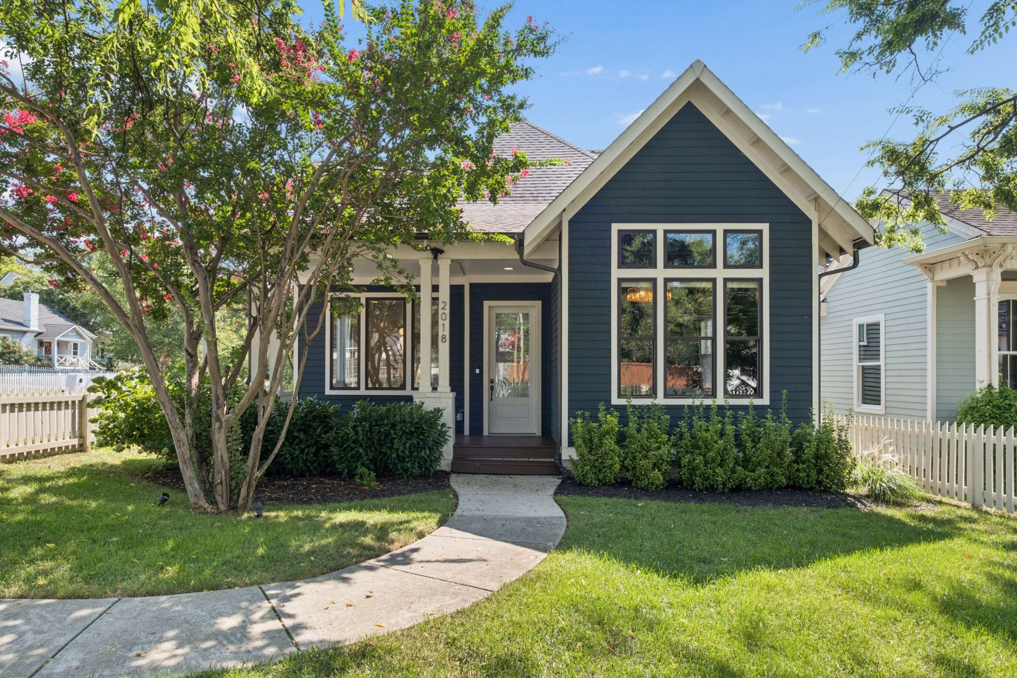 2018 10th Ave, S Property Photo 1