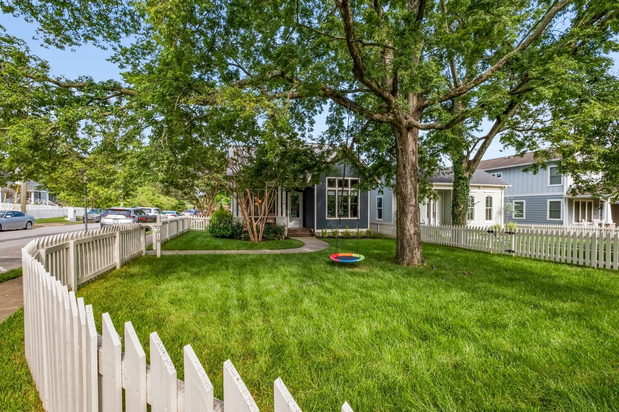 2018 10th Ave, S Property Photo 1