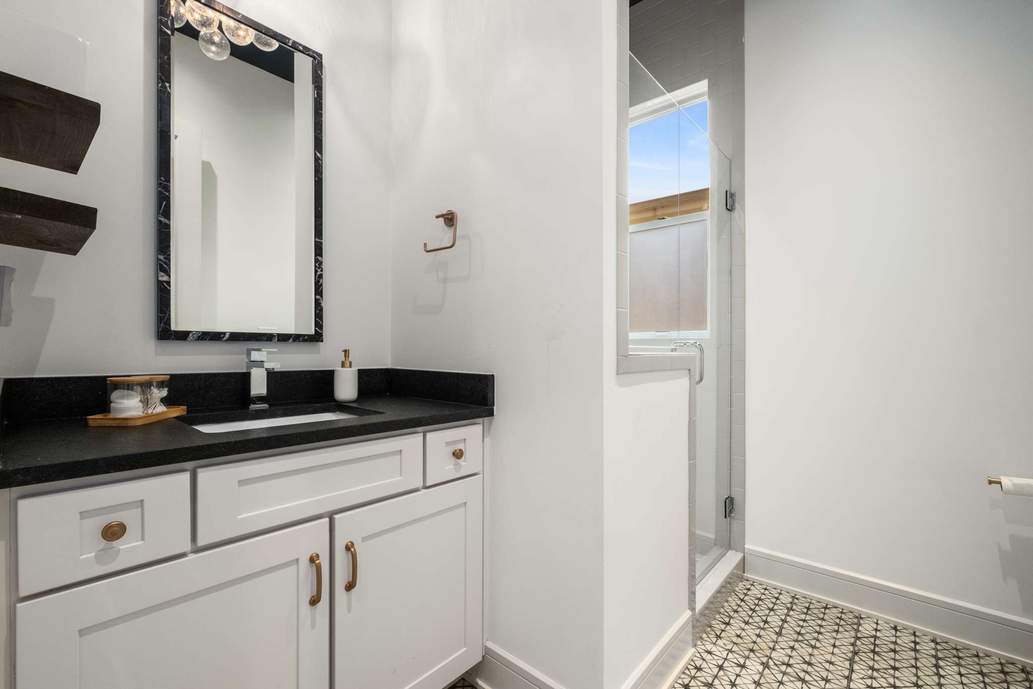 2018 10th Ave, S Property Photo 35