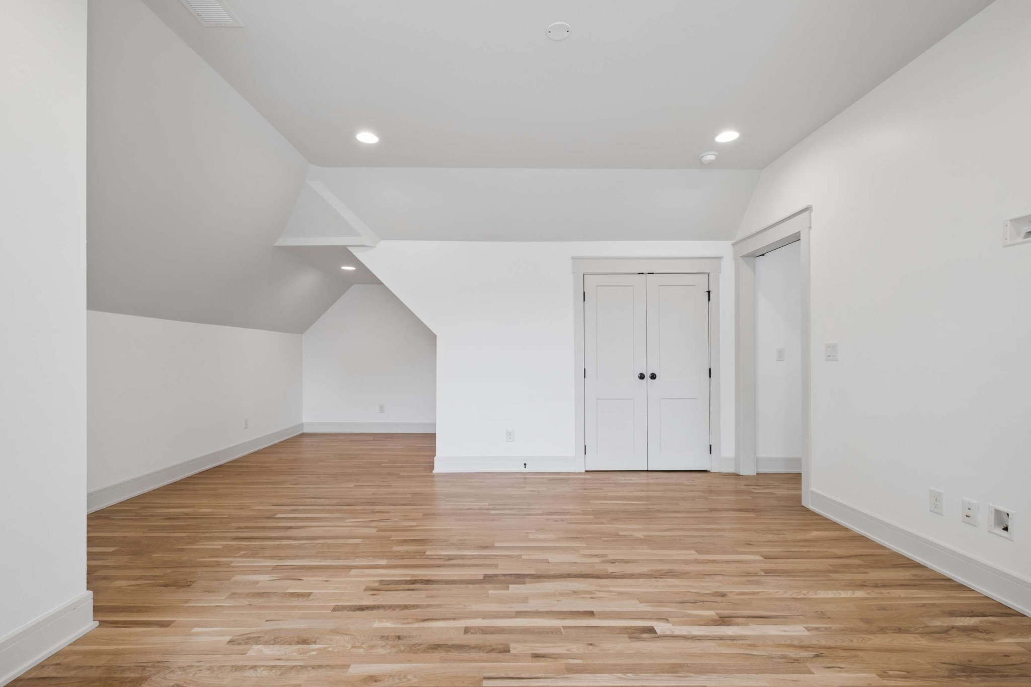 2018 10th Ave, S Property Photo 43