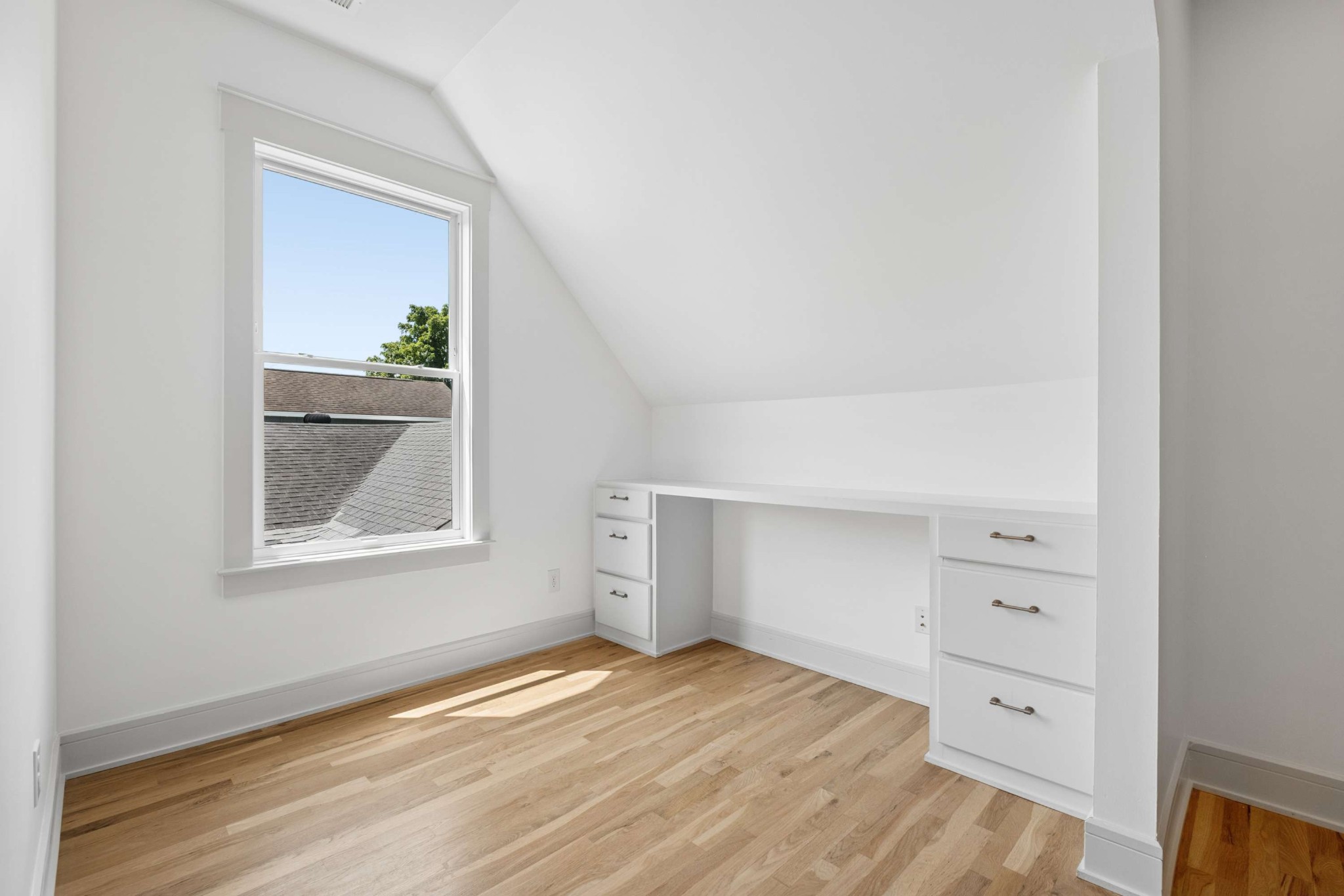 2018 10th Ave, S Property Photo 44