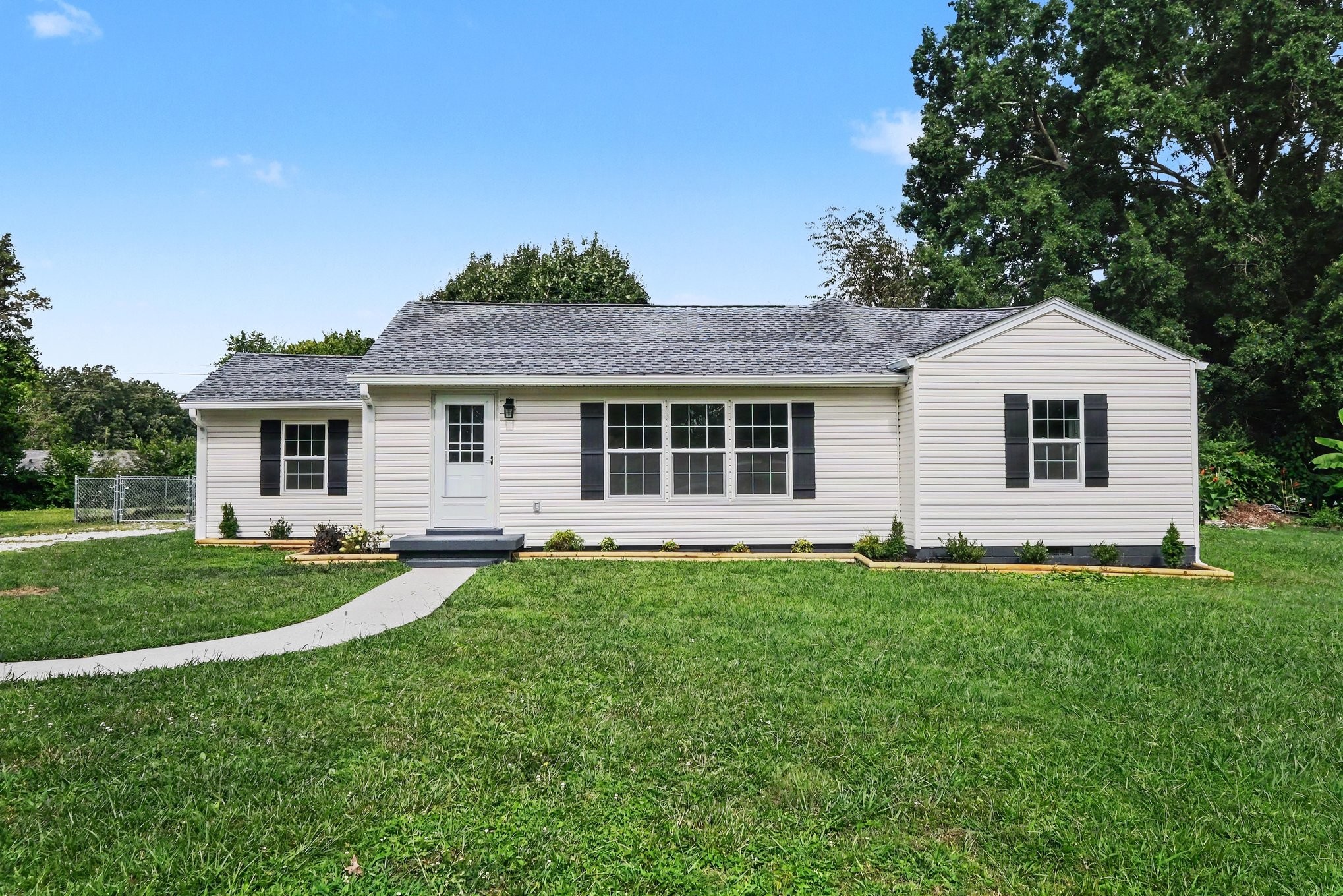 206 Bragg Cir Property Photo 1