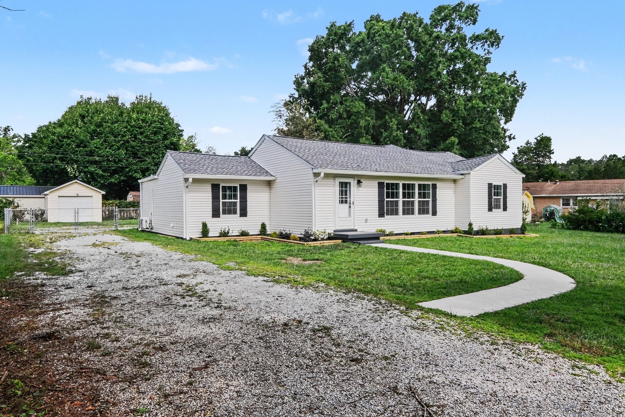 206 Bragg Cir Property Photo 5