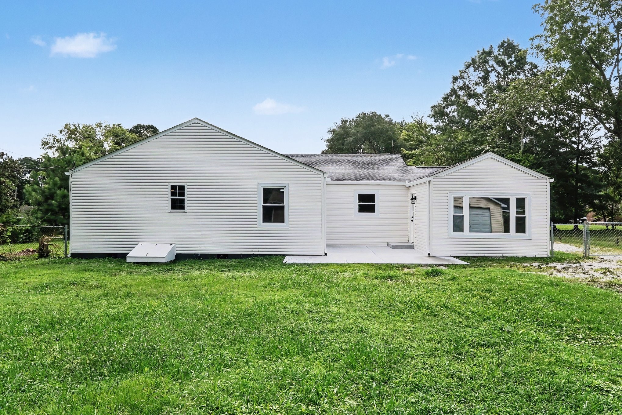 206 Bragg Cir Property Photo 33