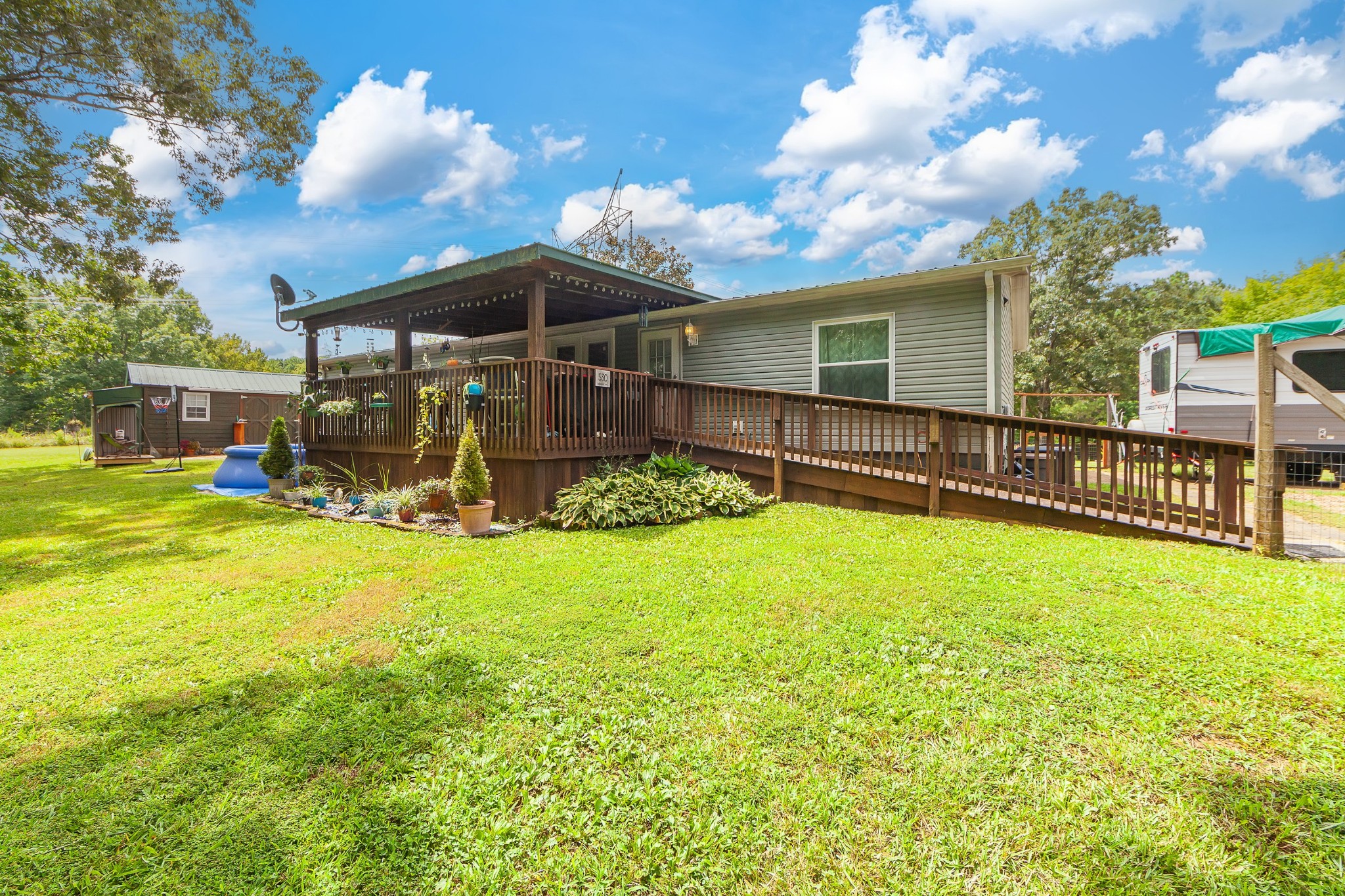 530 Douglas Ln Property Photo 4