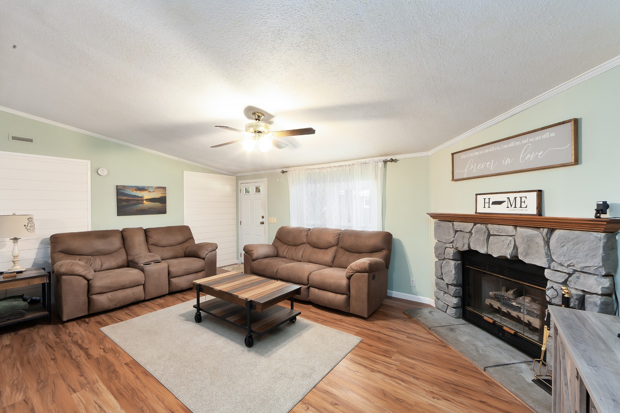 530 Douglas Ln Property Photo 6