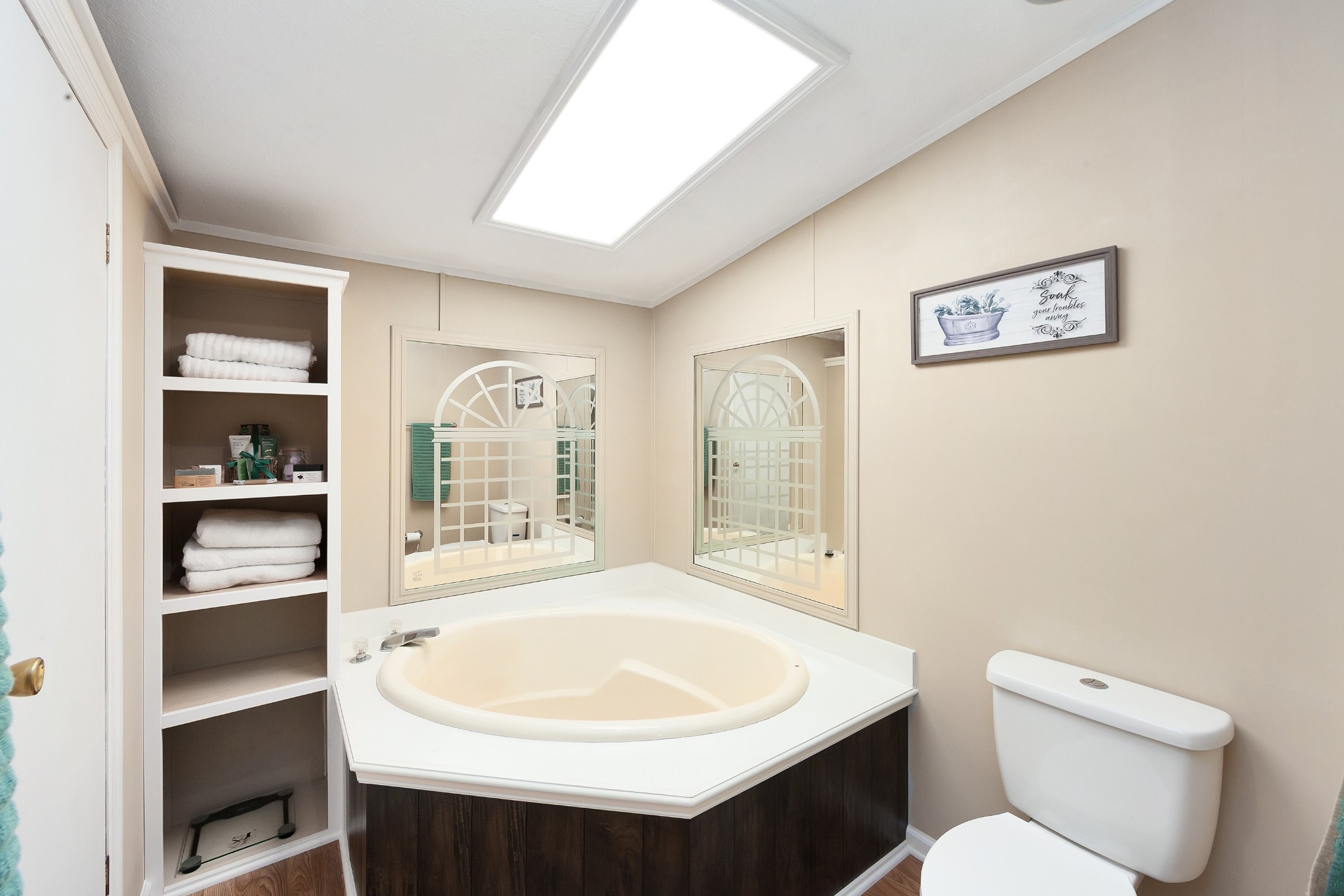 530 Douglas Ln Property Photo 17
