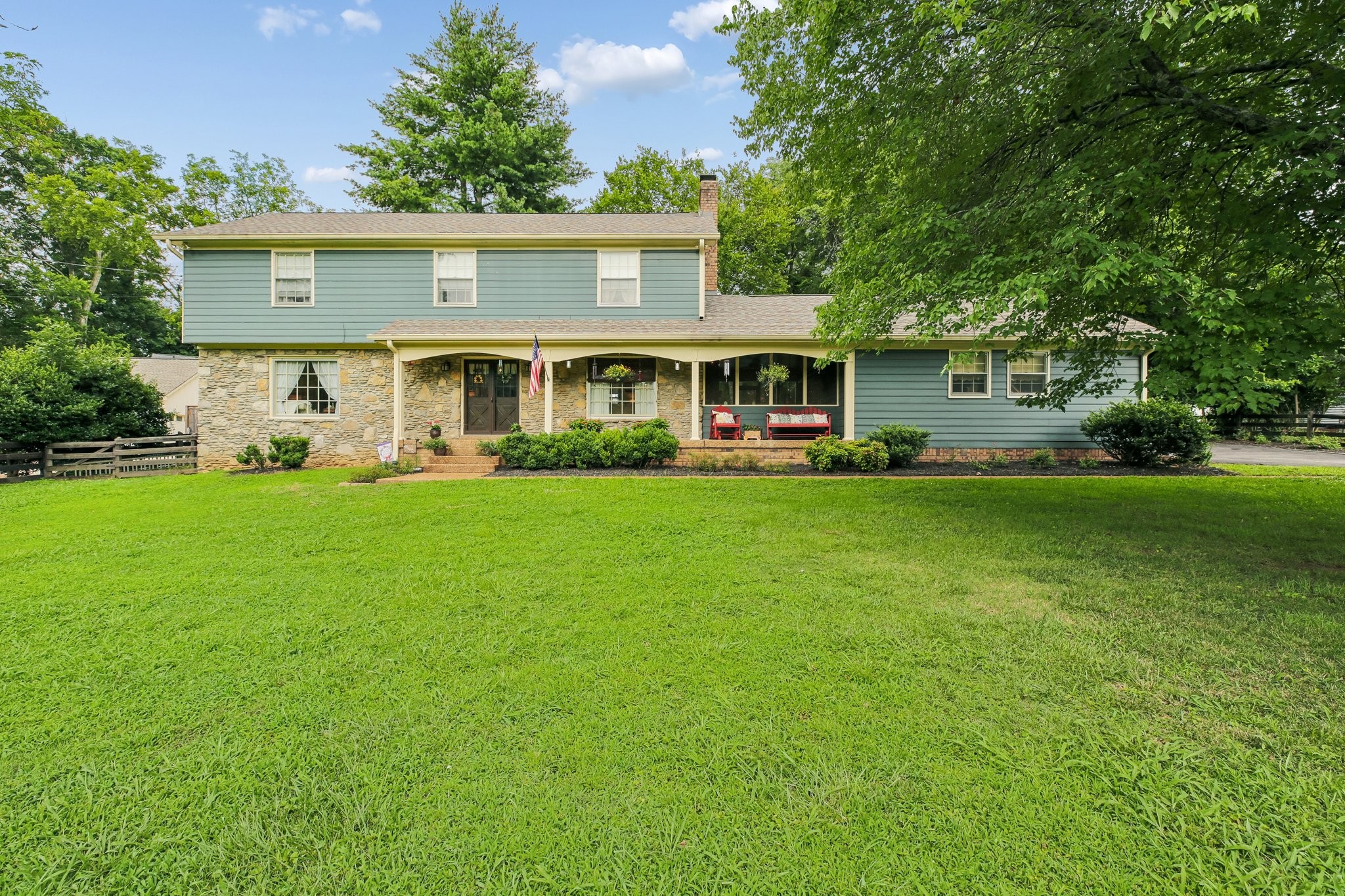 178 Meadowlake Dr Property Photo 1