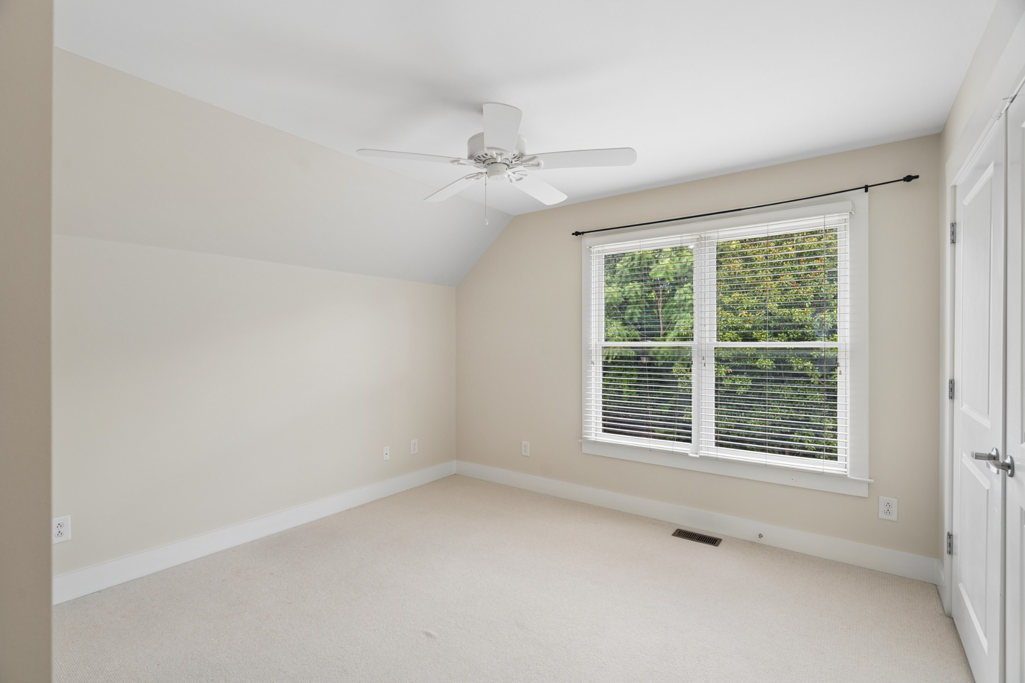 351 Sylvan Park Ln Property Photo 23