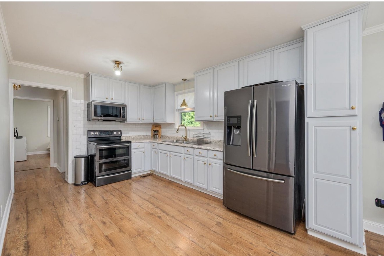 1166 Barnes Rd Property Photo 3