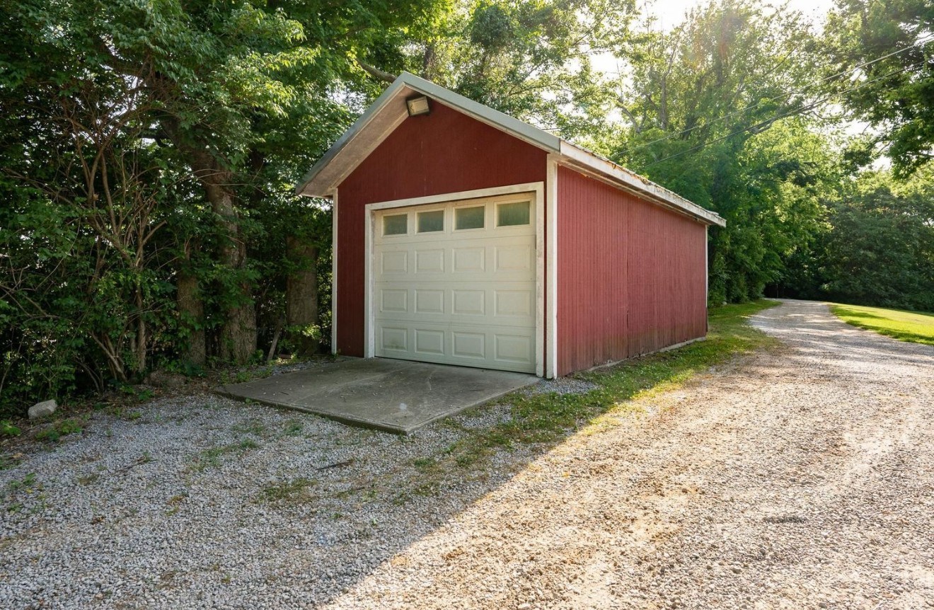 1166 Barnes Rd Property Photo 6