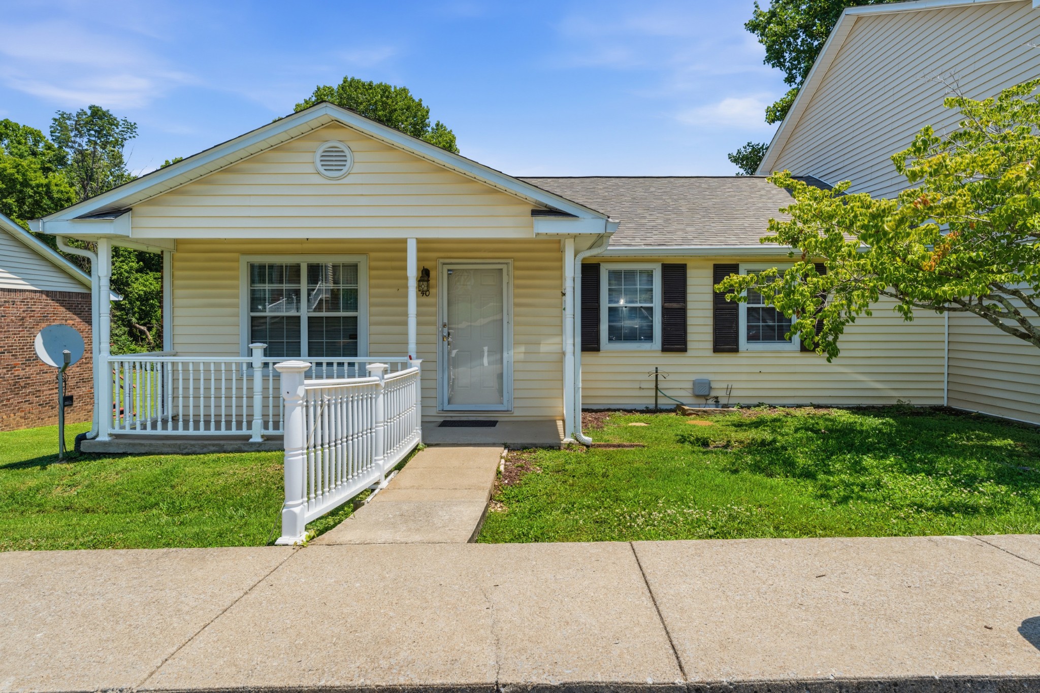 40 Rolling Meadows Dr Property Photo 1