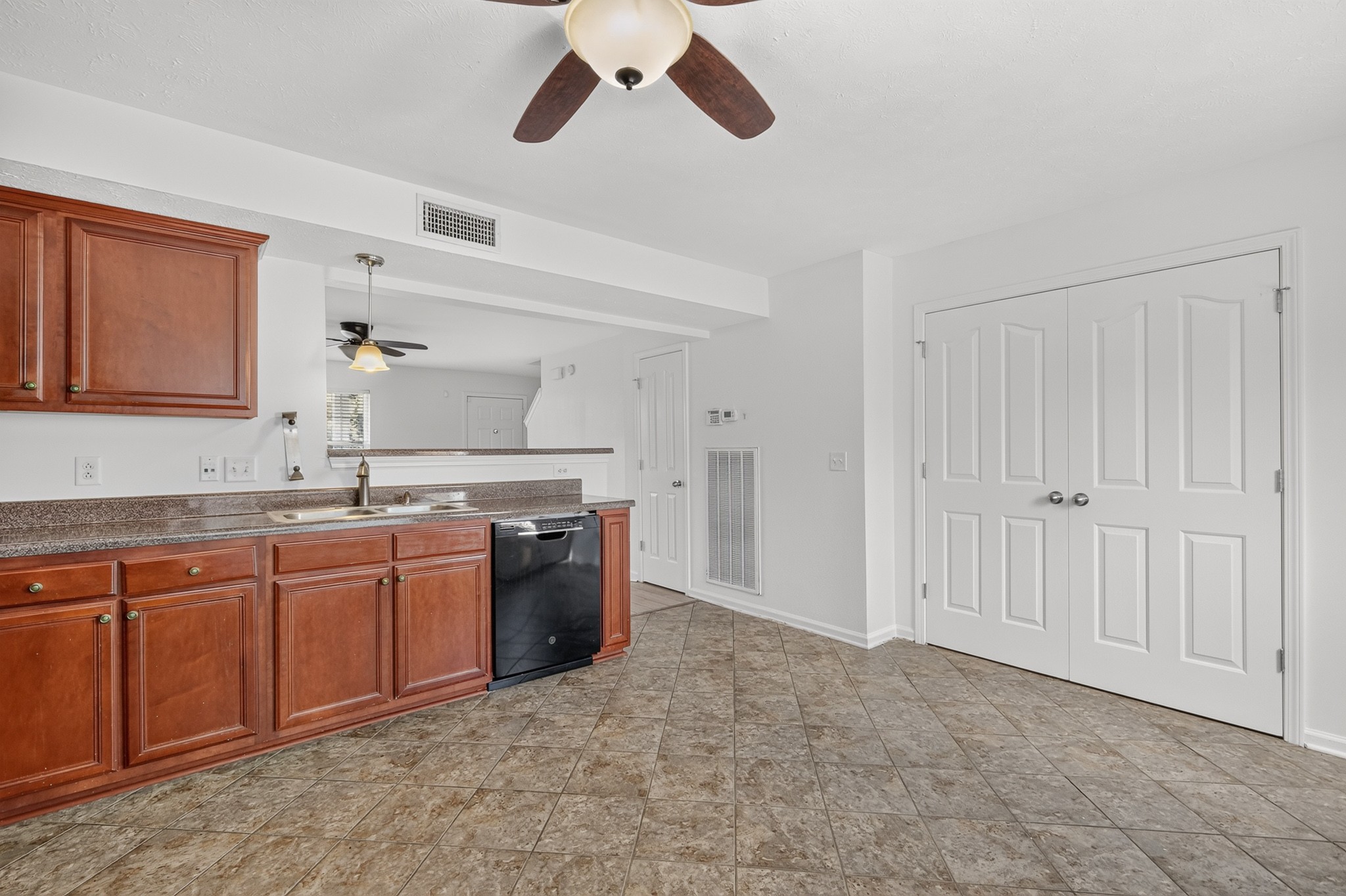 407 Arapaho Dr Property Photo 15