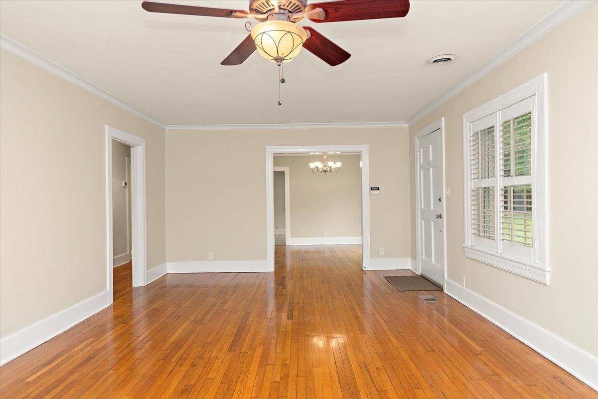 2011 Cedar Ln Property Photo 6