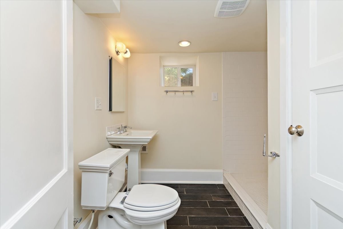 2011 Cedar Ln Property Photo 36