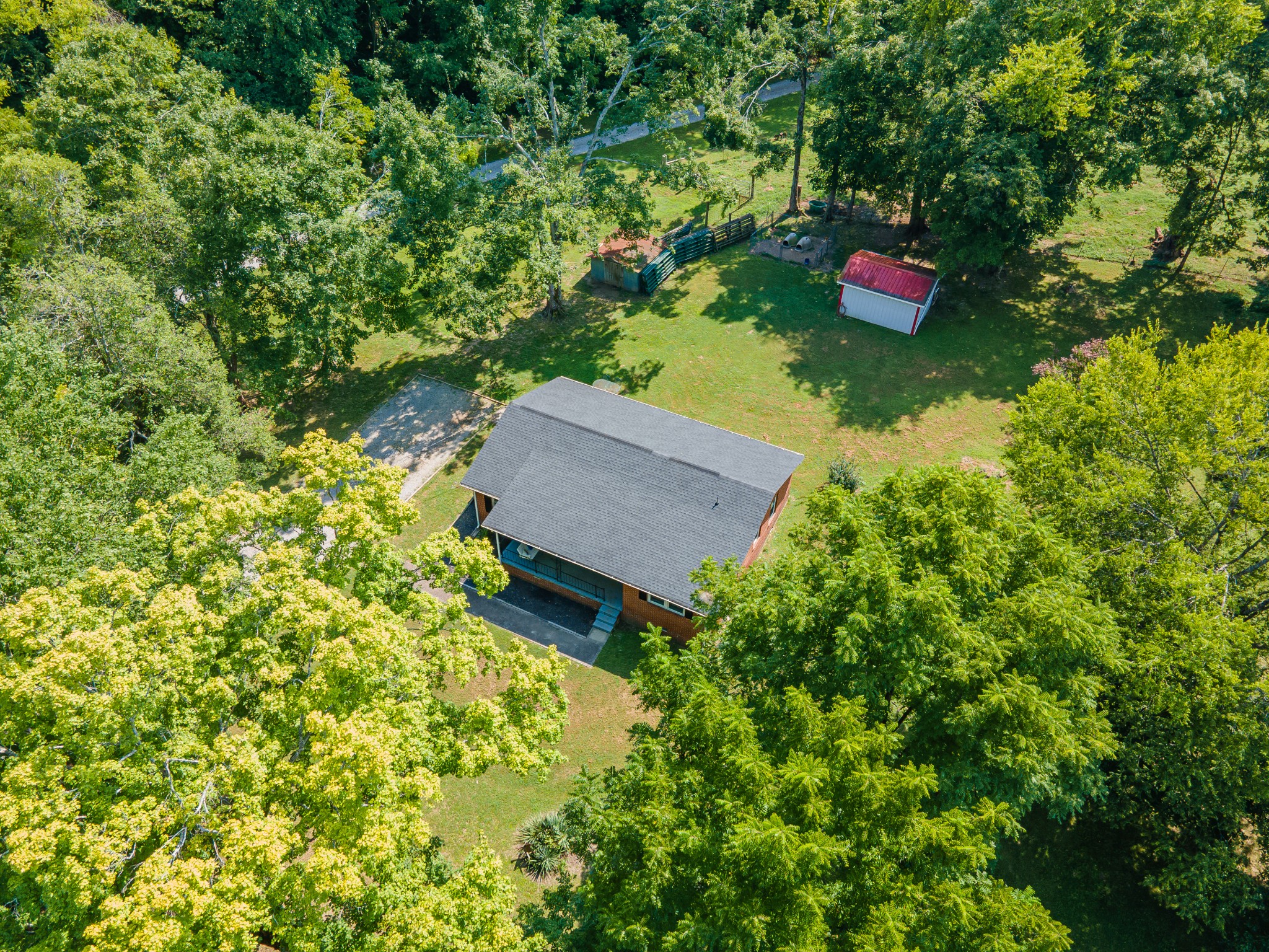 755 Briar Pond Rd Property Photo 3