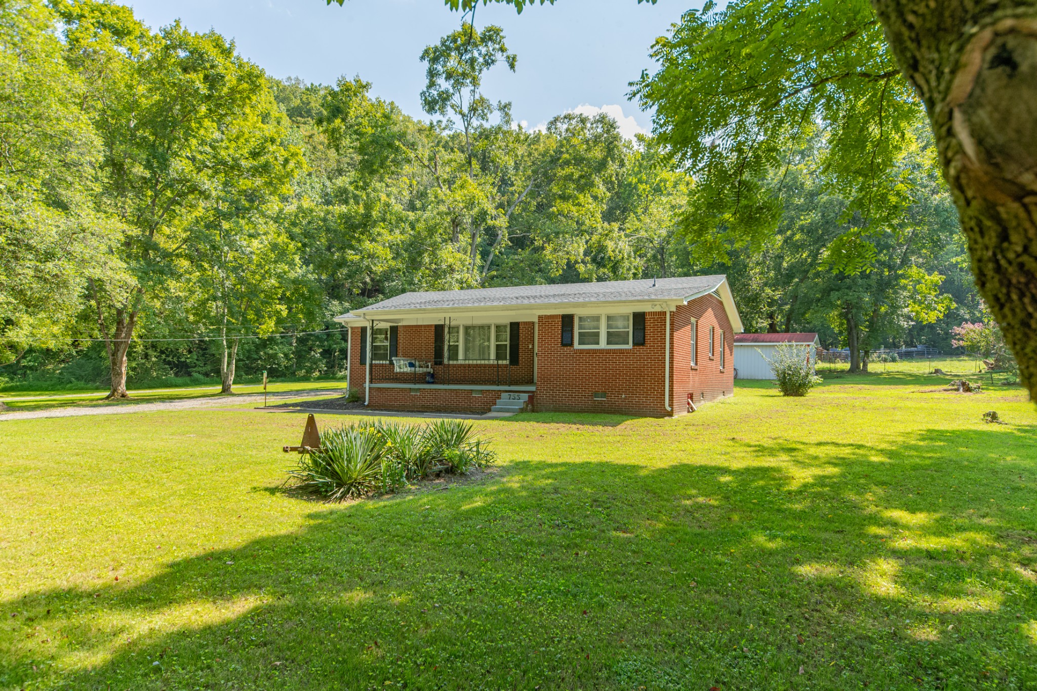 755 Briar Pond Rd Property Photo 6