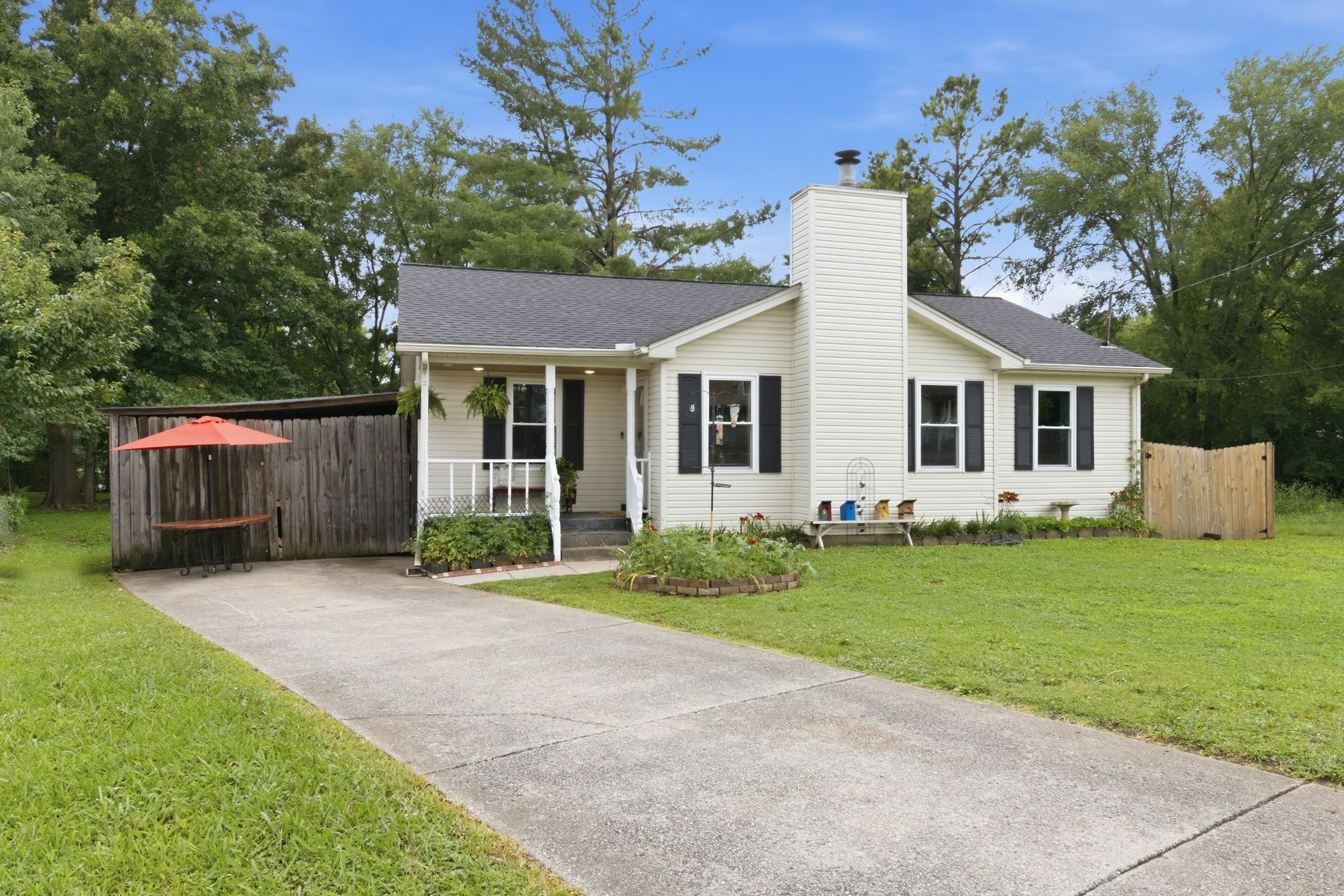609 Eagle Ct