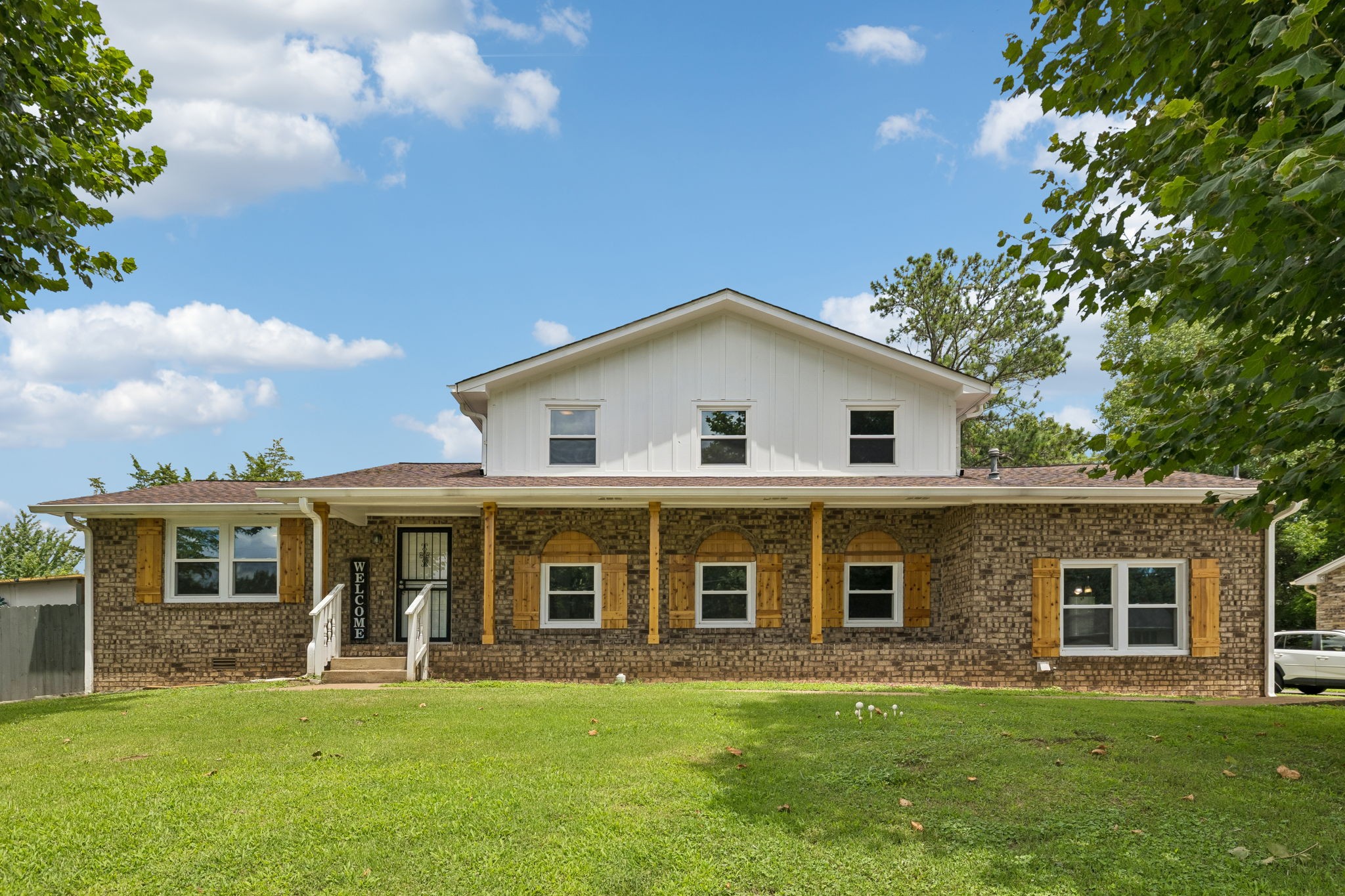 5140 Whitaker Dr Property Photo 1