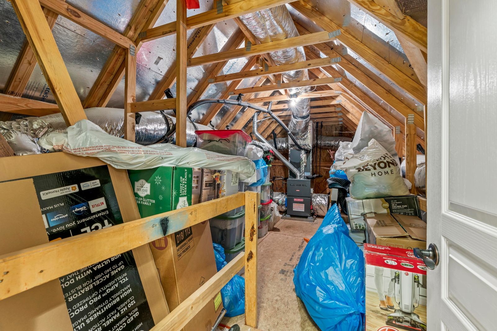 1115 Marys Pl Property Photo 22