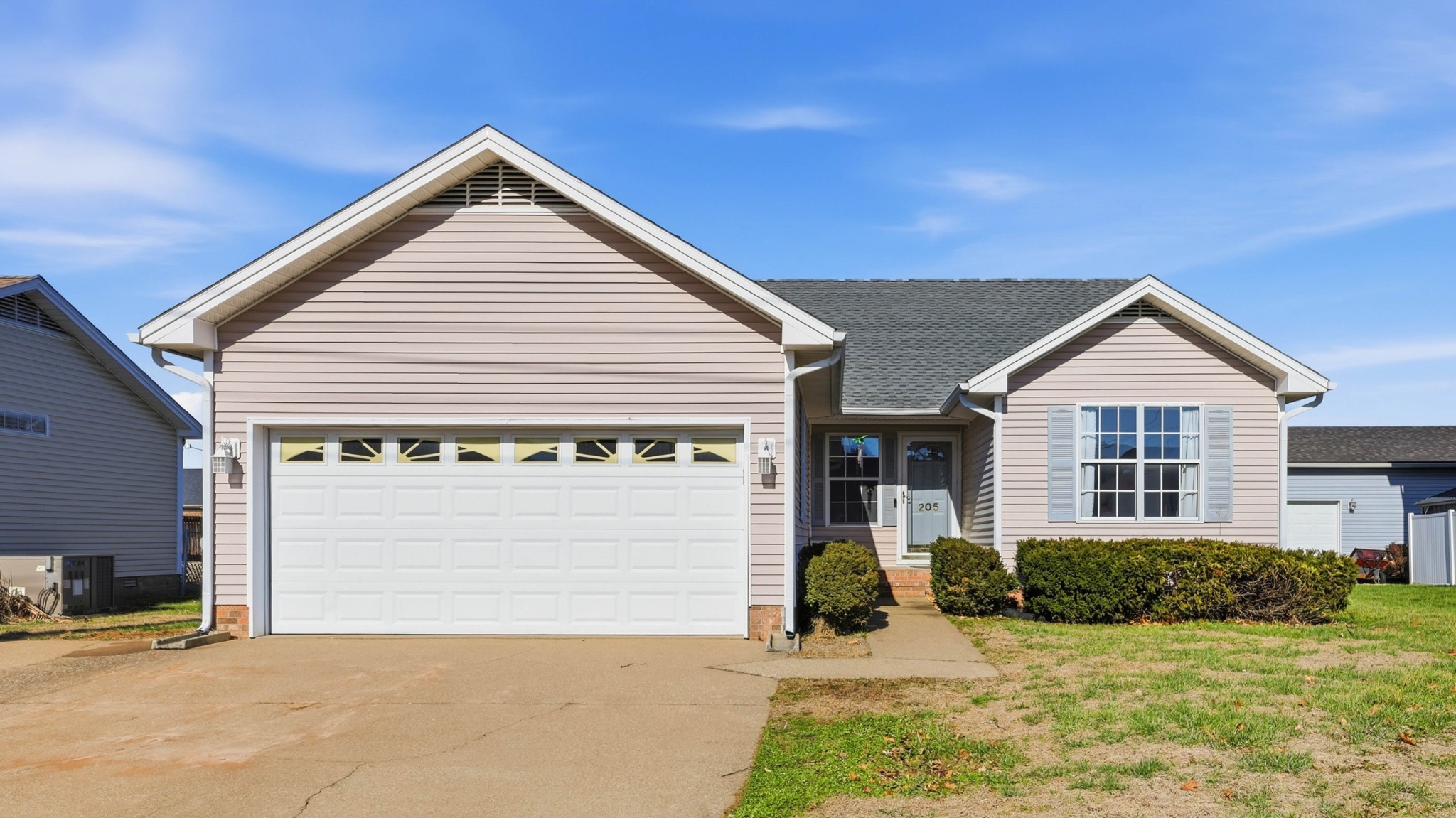 205 Sheridan Cir Property Photo 1